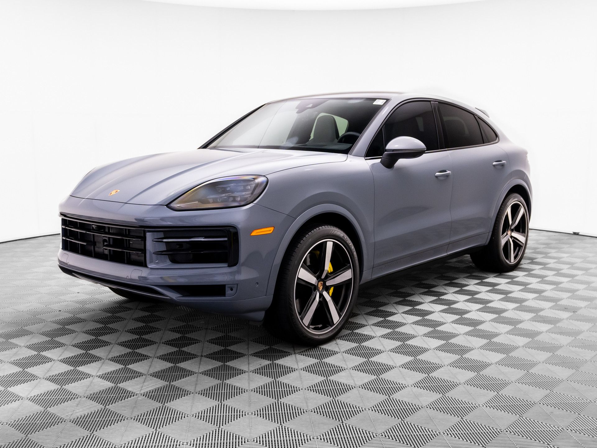2025 Porsche Cayenne -'s photo