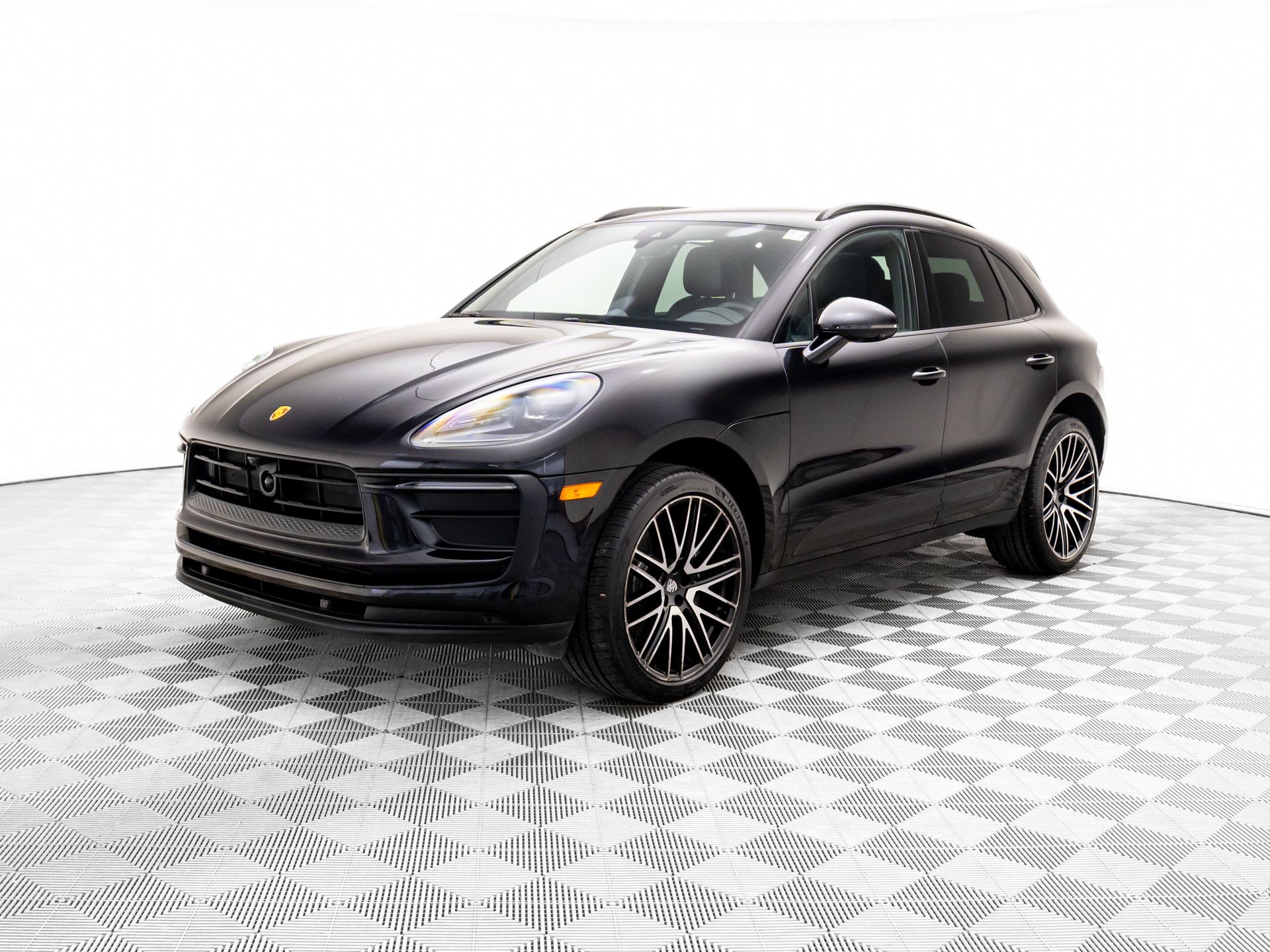 2022 Porsche Macan Base