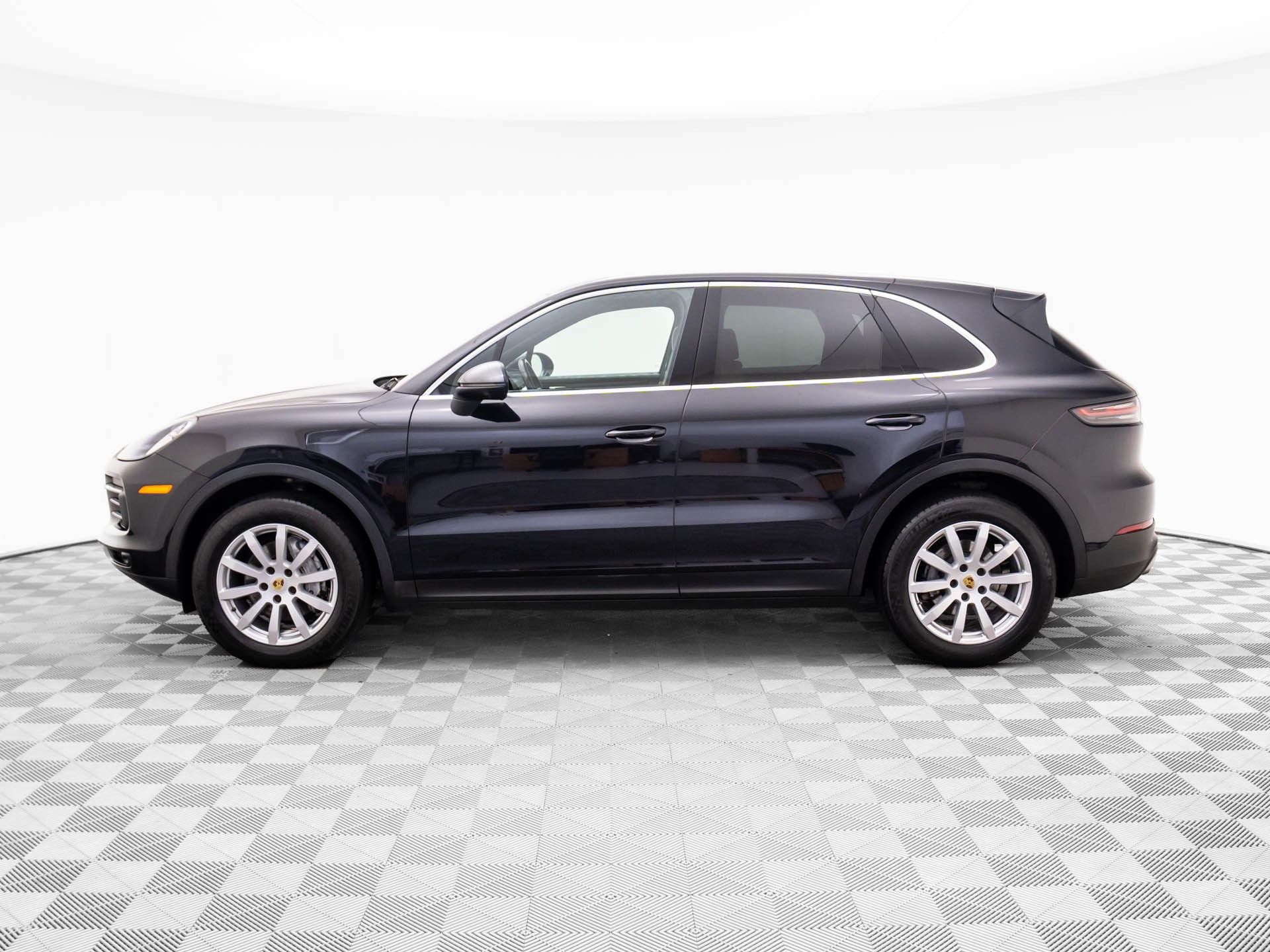 2020 Porsche Cayenne Base photo 2