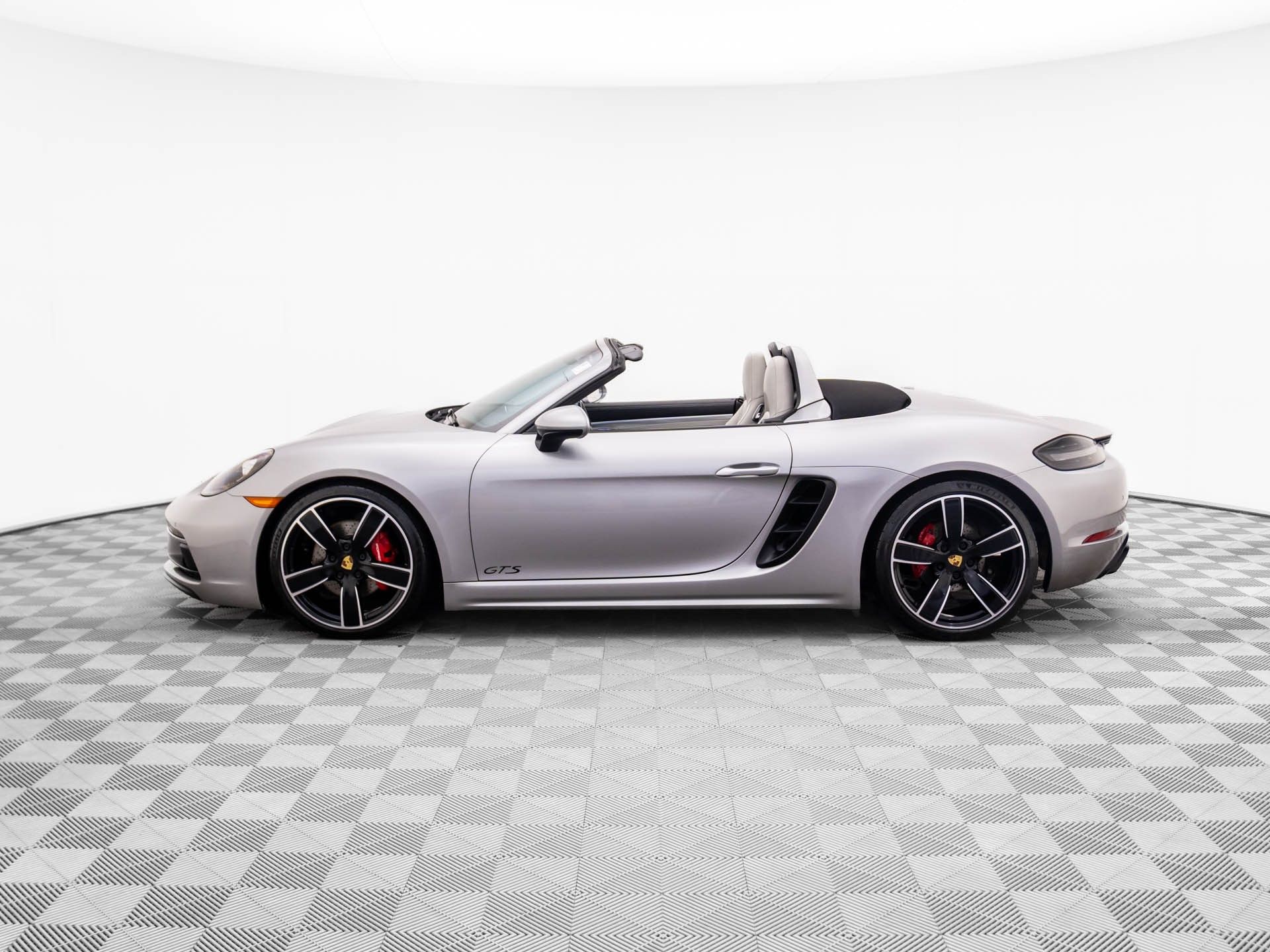 2019 Porsche Boxster GTS photo 2