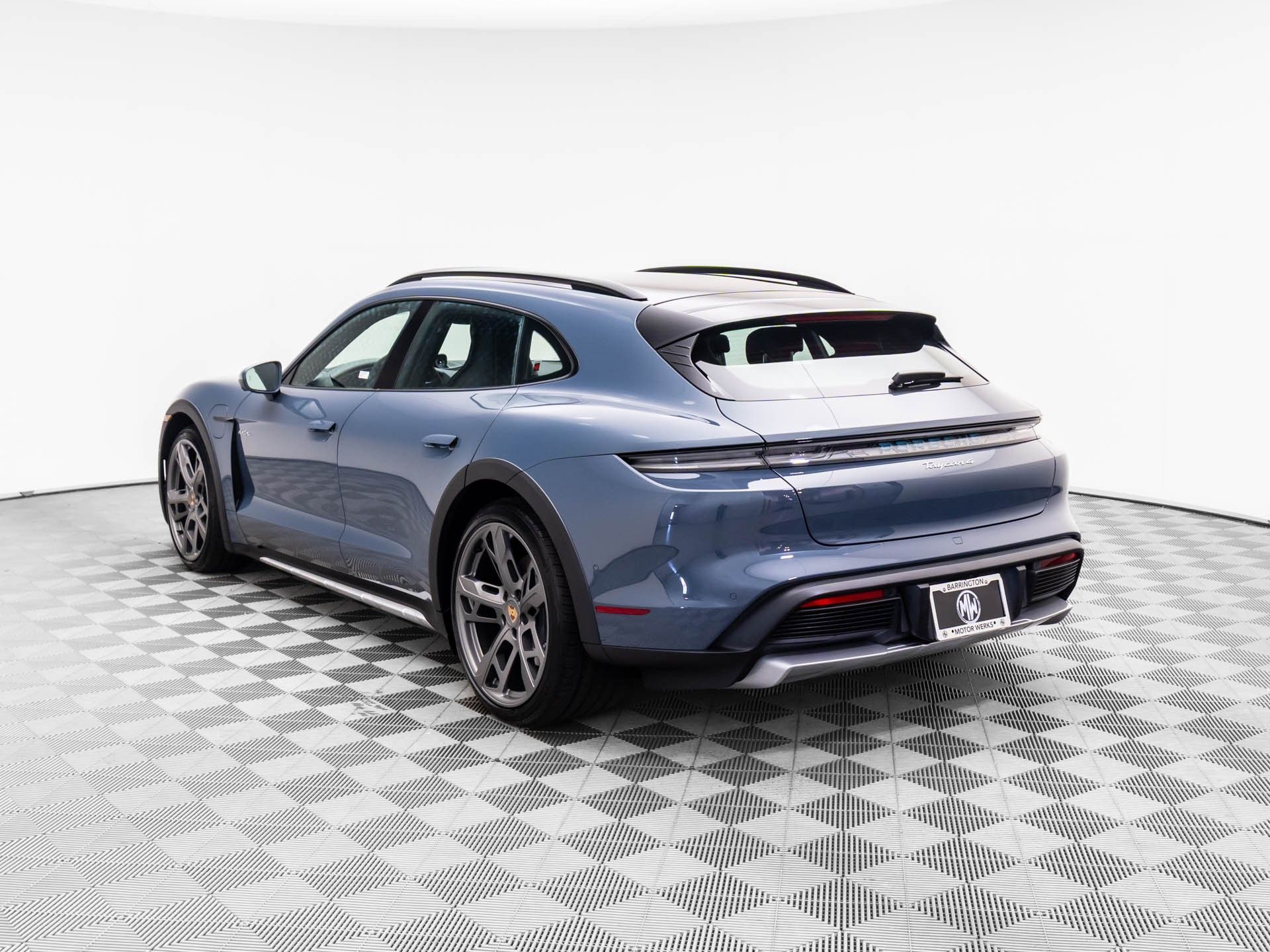 2025 Porsche Taycan Cross Turismo 4 photo 3