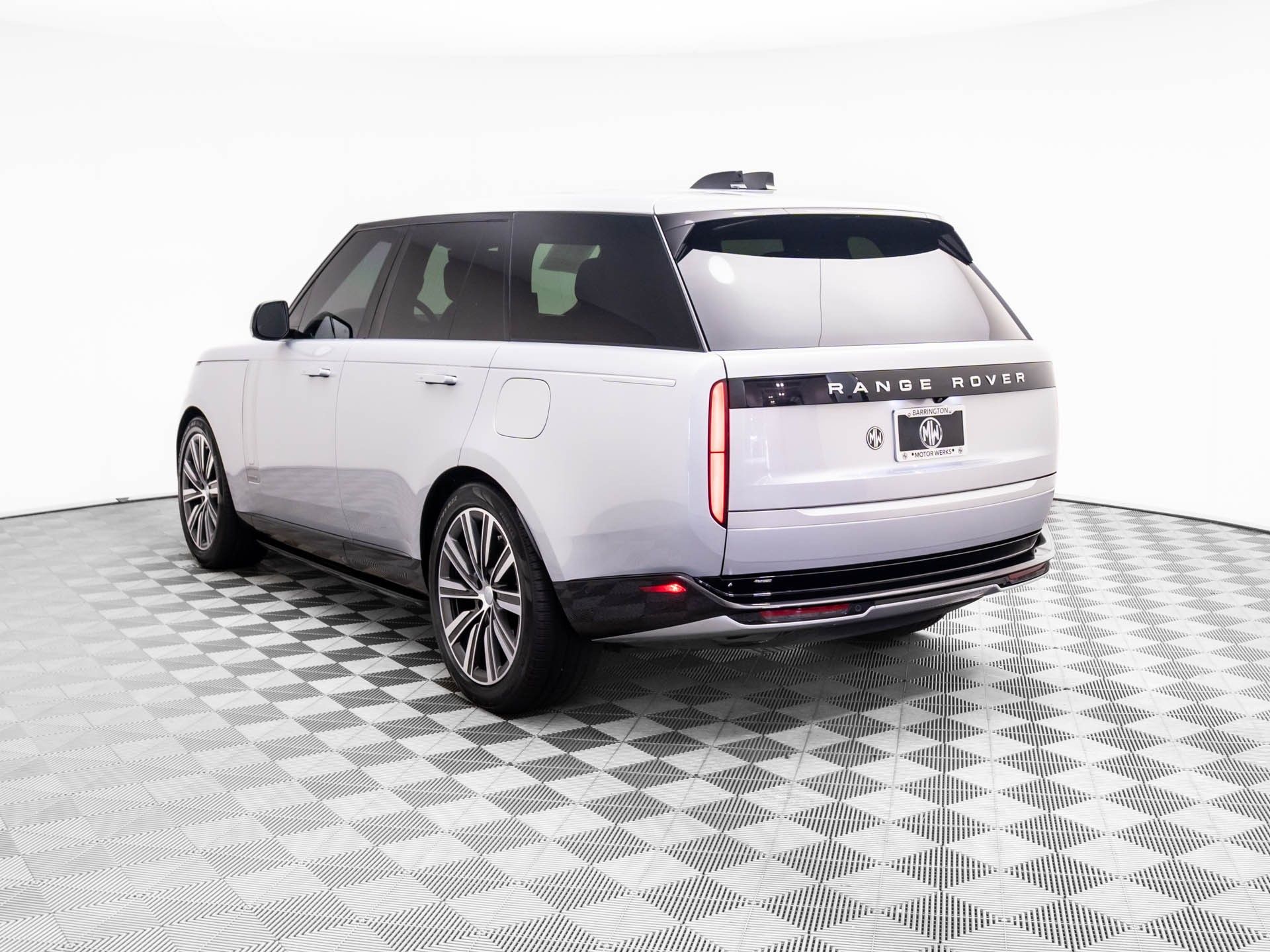 2024 Land Rover Range Rover Autobiography photo 3
