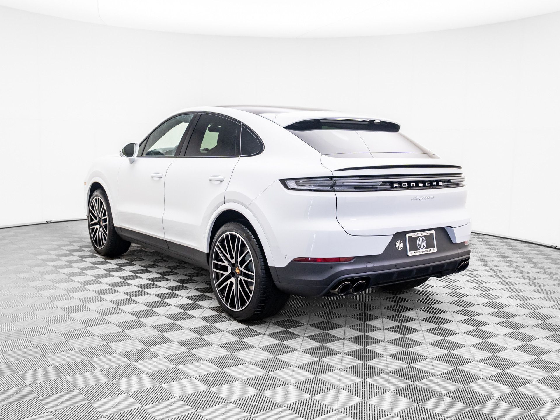 2025 Porsche Cayenne Coupe S photo 3