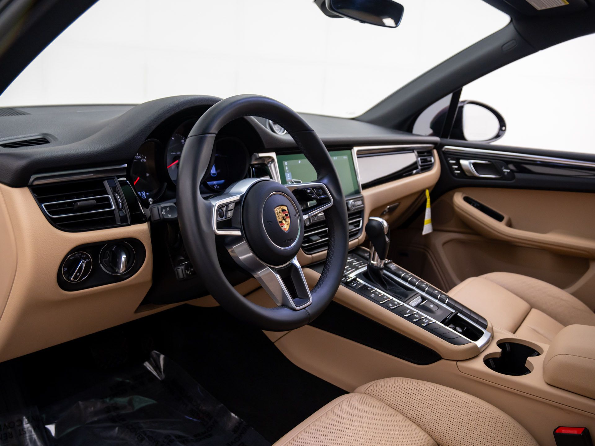 2021 Porsche Macan S photo 3