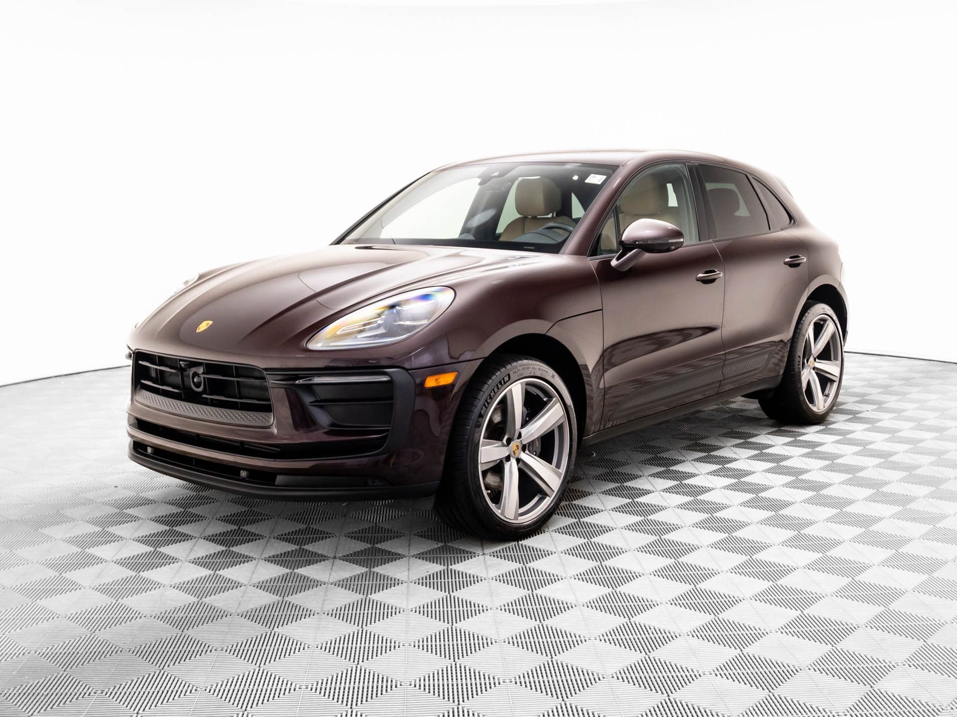 2023 Porsche Macan Base