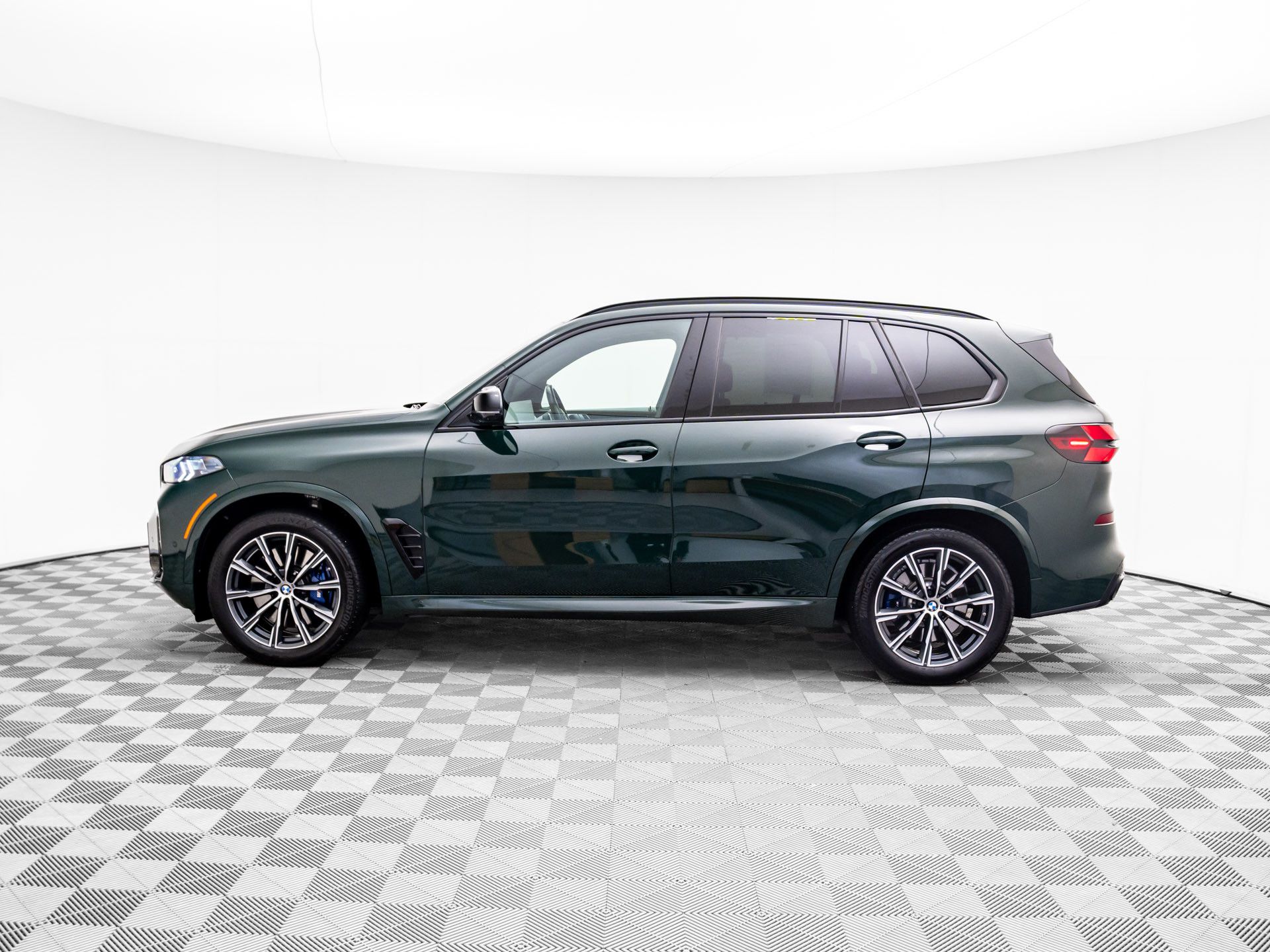 2024 Bmw X5 M60i photo 2