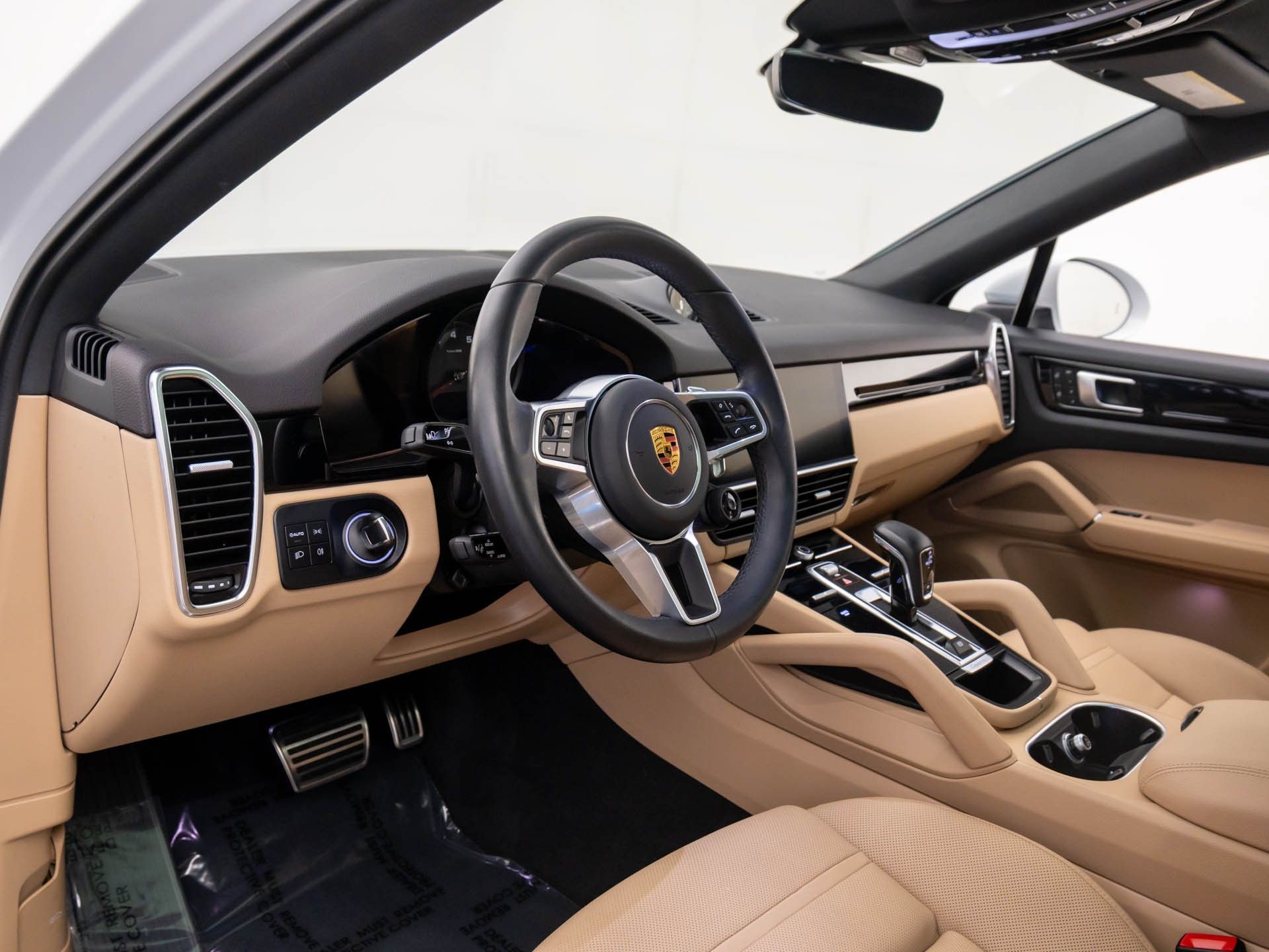 2022 Porsche Cayenne Coupe S photo 3