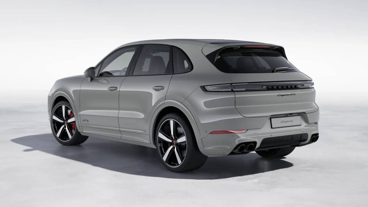 2026 Porsche Cayenne GTS photo 2