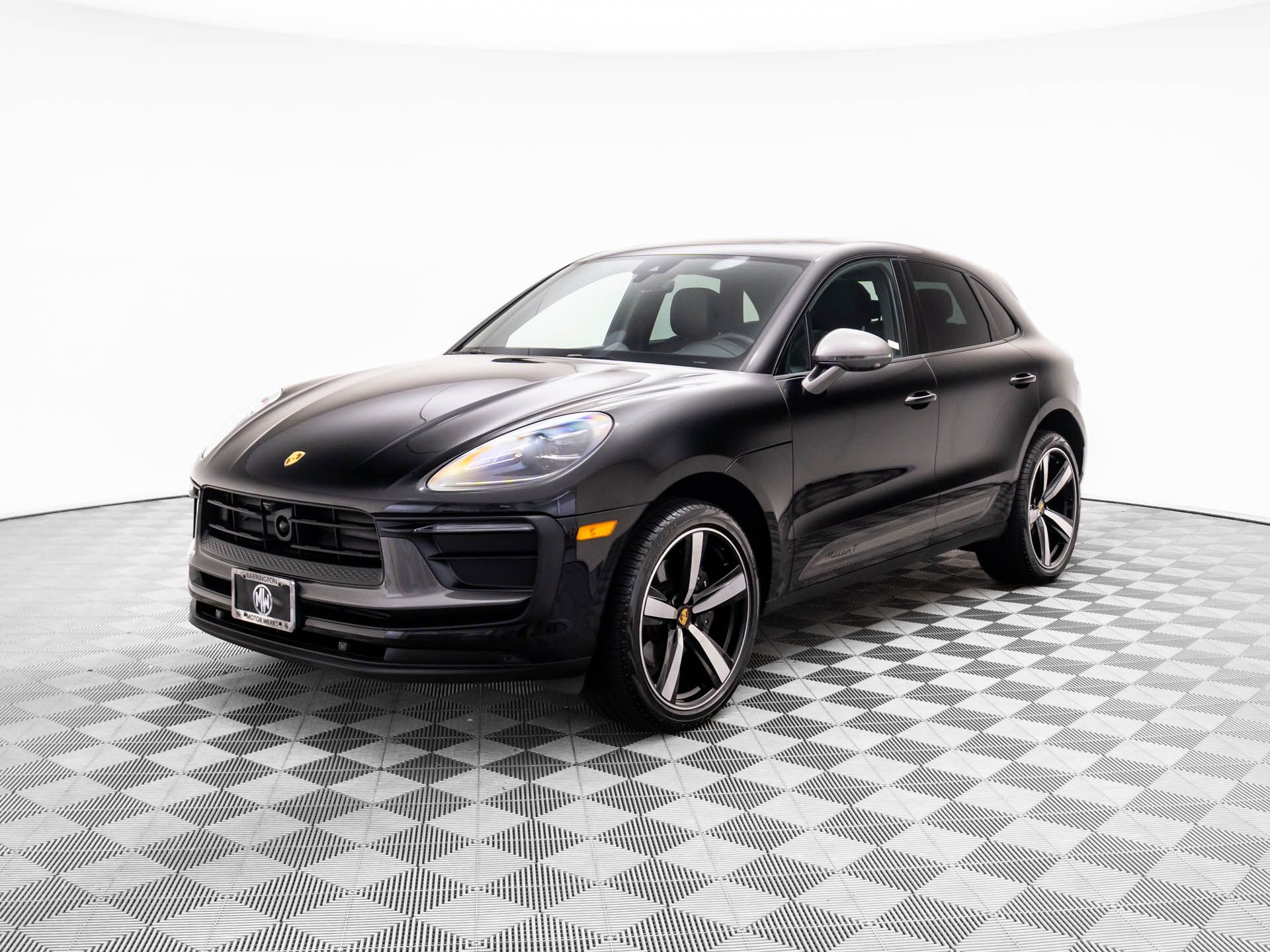 2025 Porsche Macan T