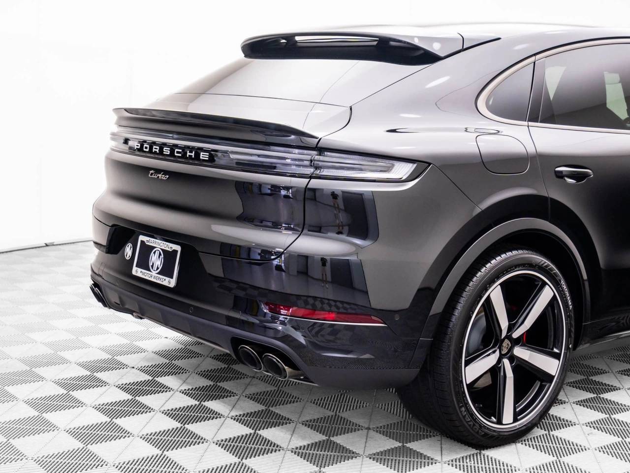 2025 Porsche Cayenne Coup Turbo E-Hybrid - Photo 32