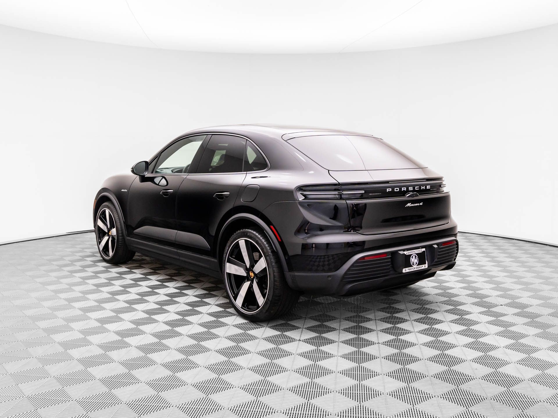 2024 Porsche Macan Electric 4 photo 3