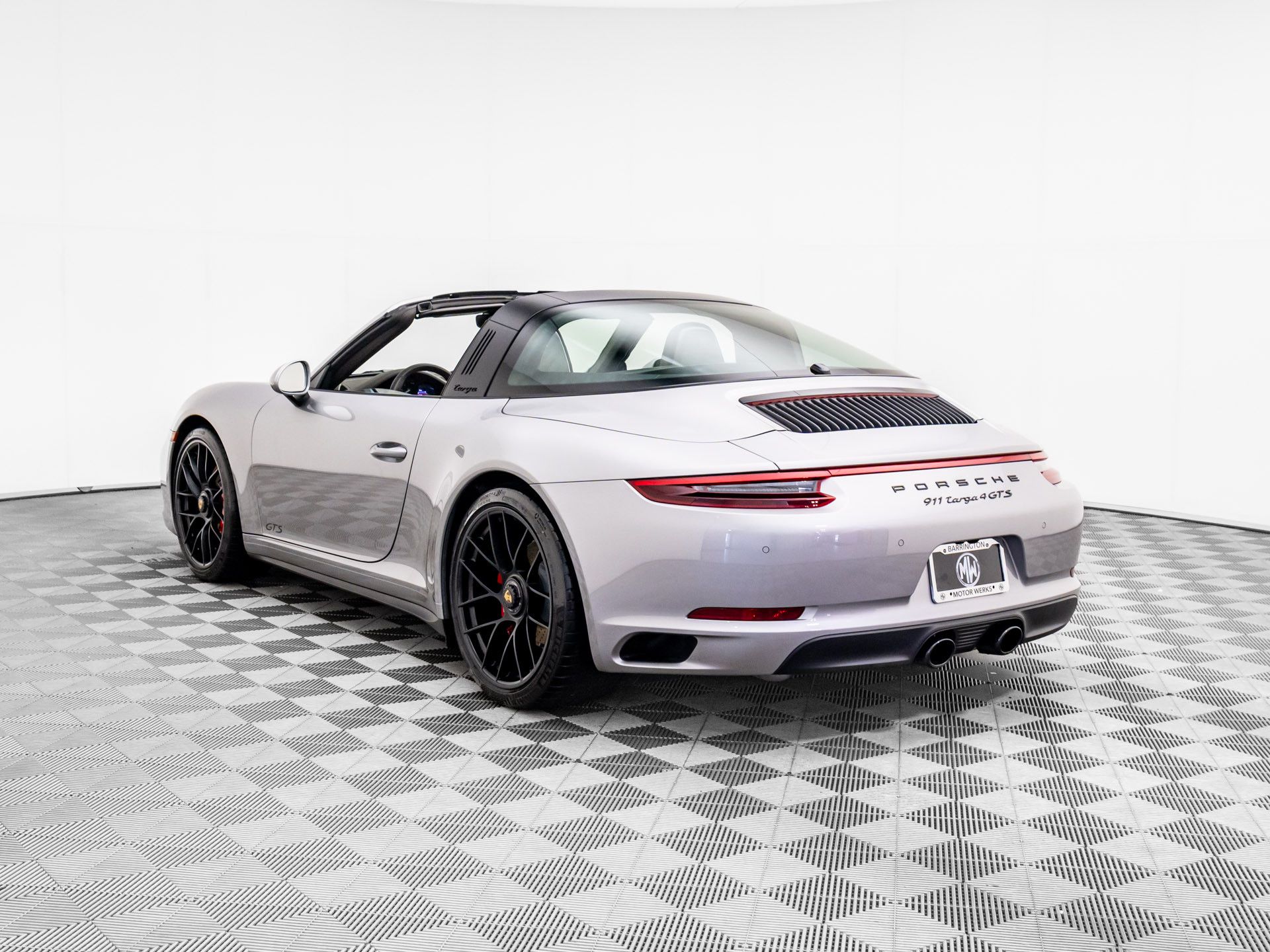 2019 Porsche 911 GTS photo 3