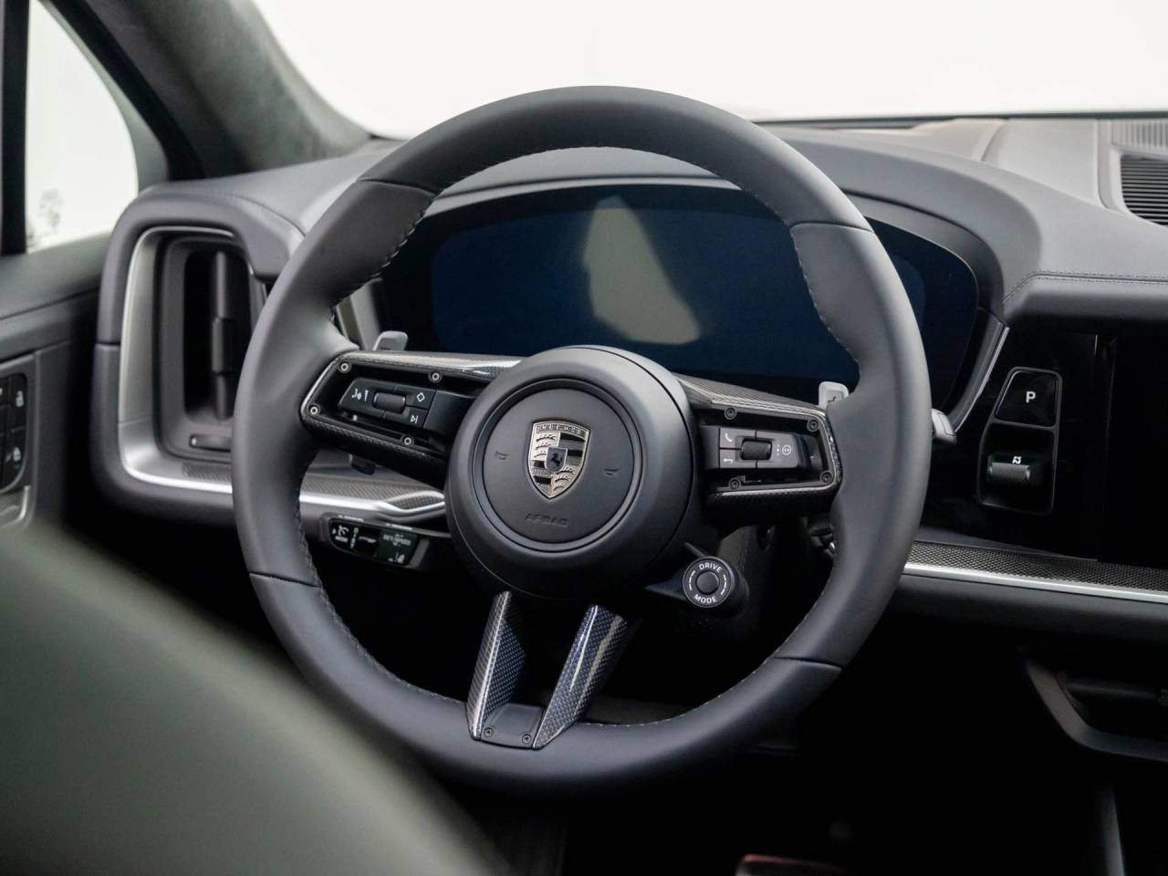 2025 Porsche Cayenne Coup Turbo E-Hybrid - Photo 12