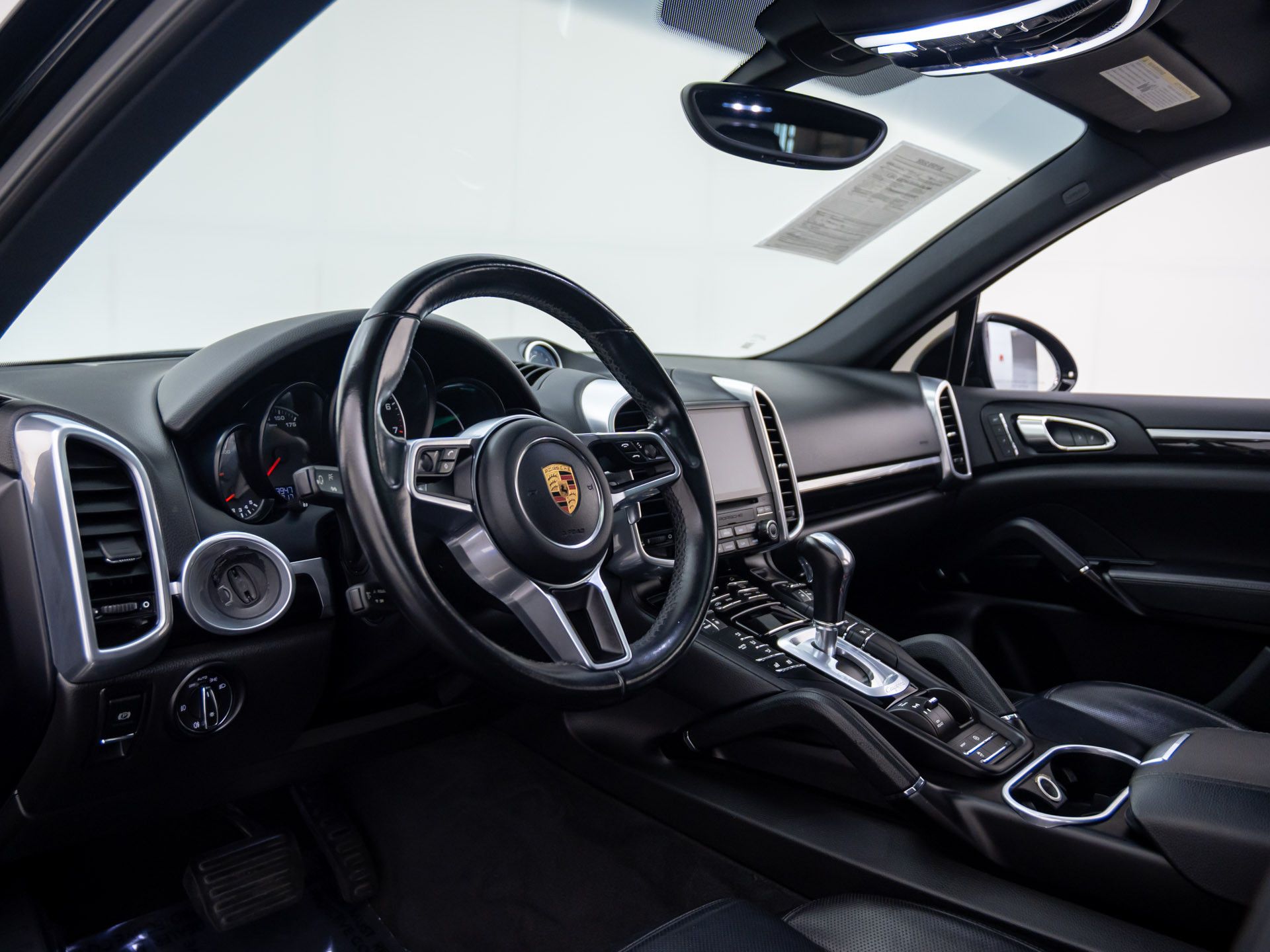 2017 Porsche Cayenne Platinum Edition photo 4