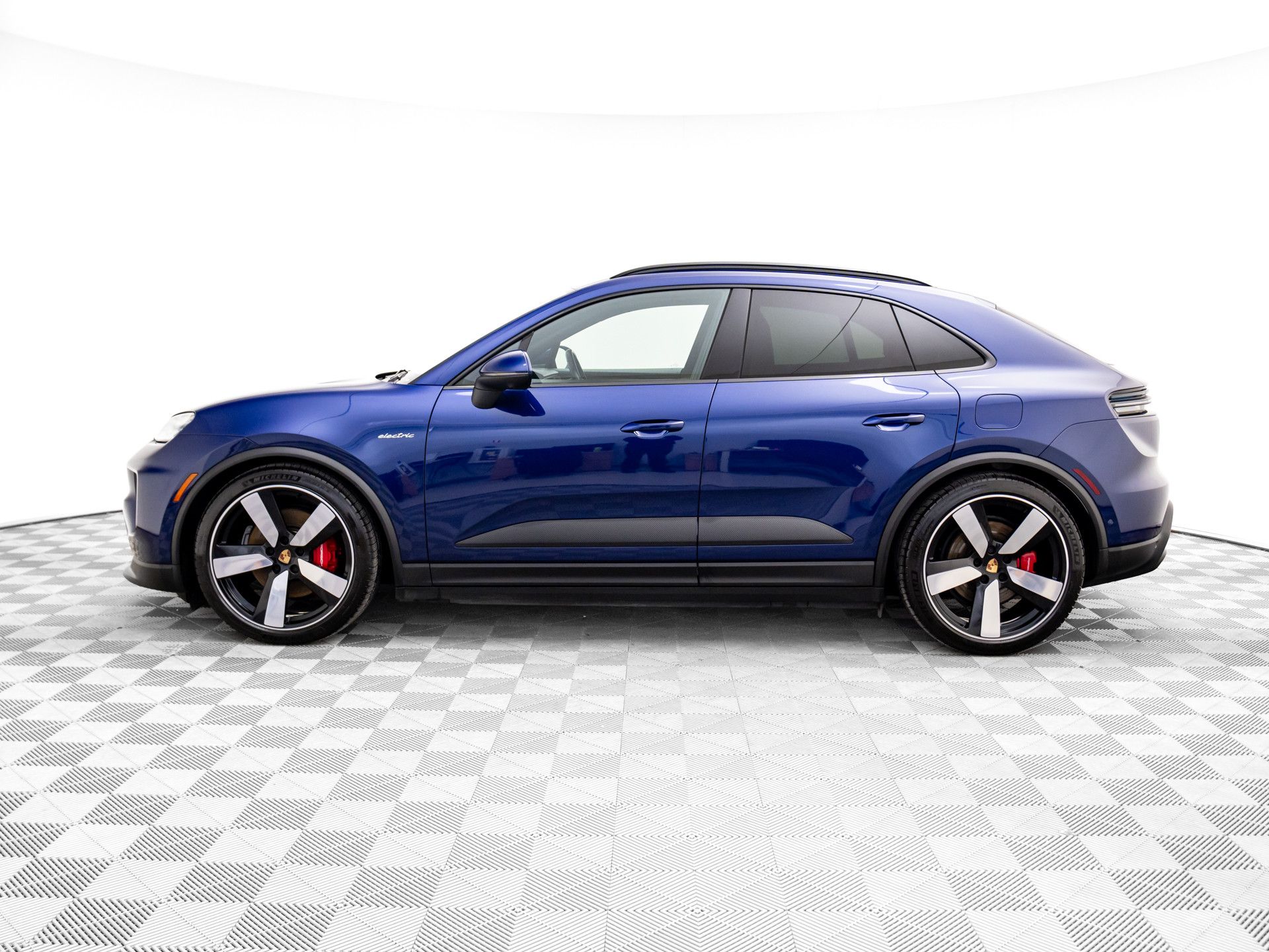 Certified 2025 Porsche Macan S with VIN WP1AB2XA2SL150245 for sale in Barrington, IL