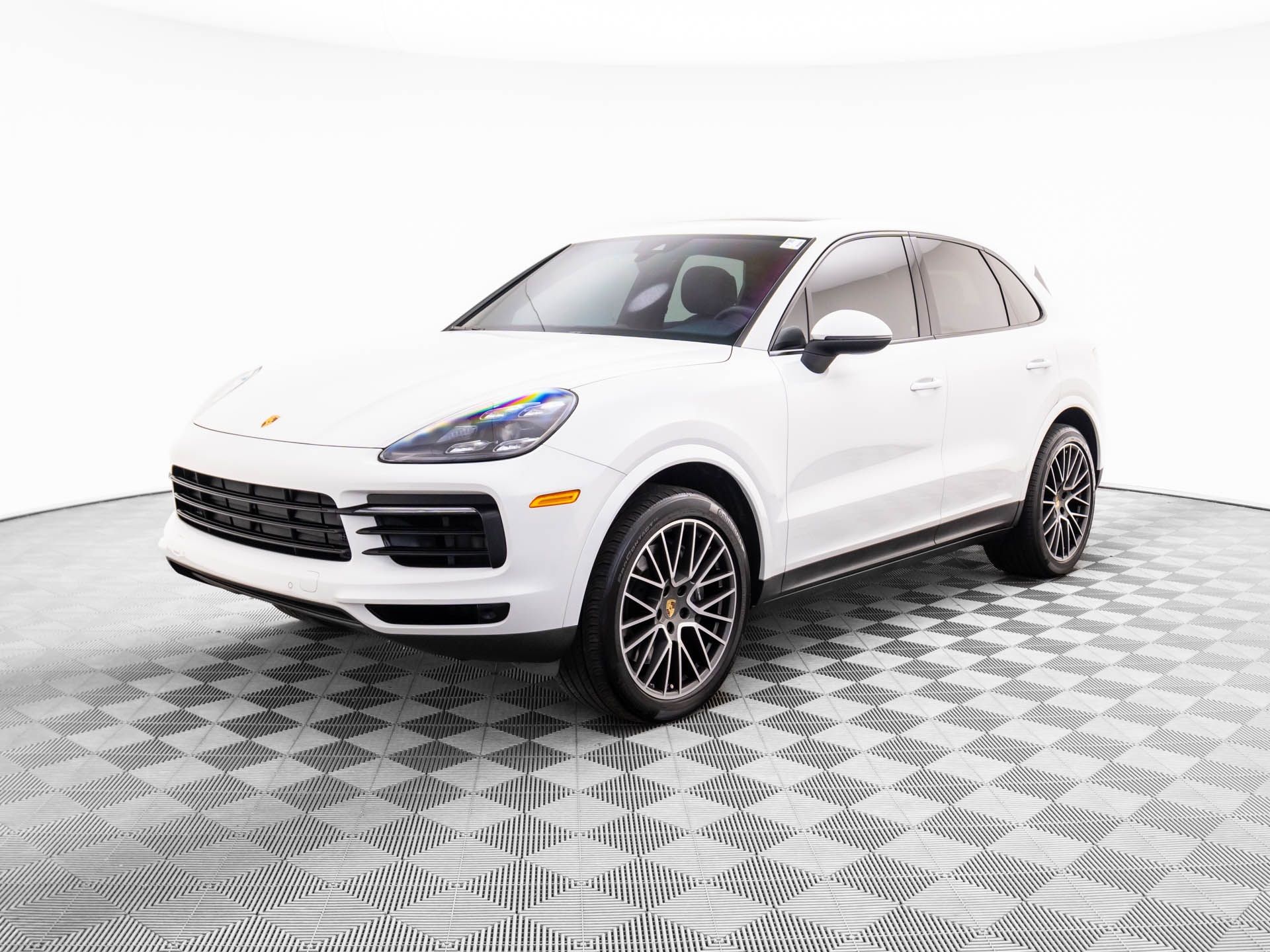 2021 Porsche Cayenne Base's photo