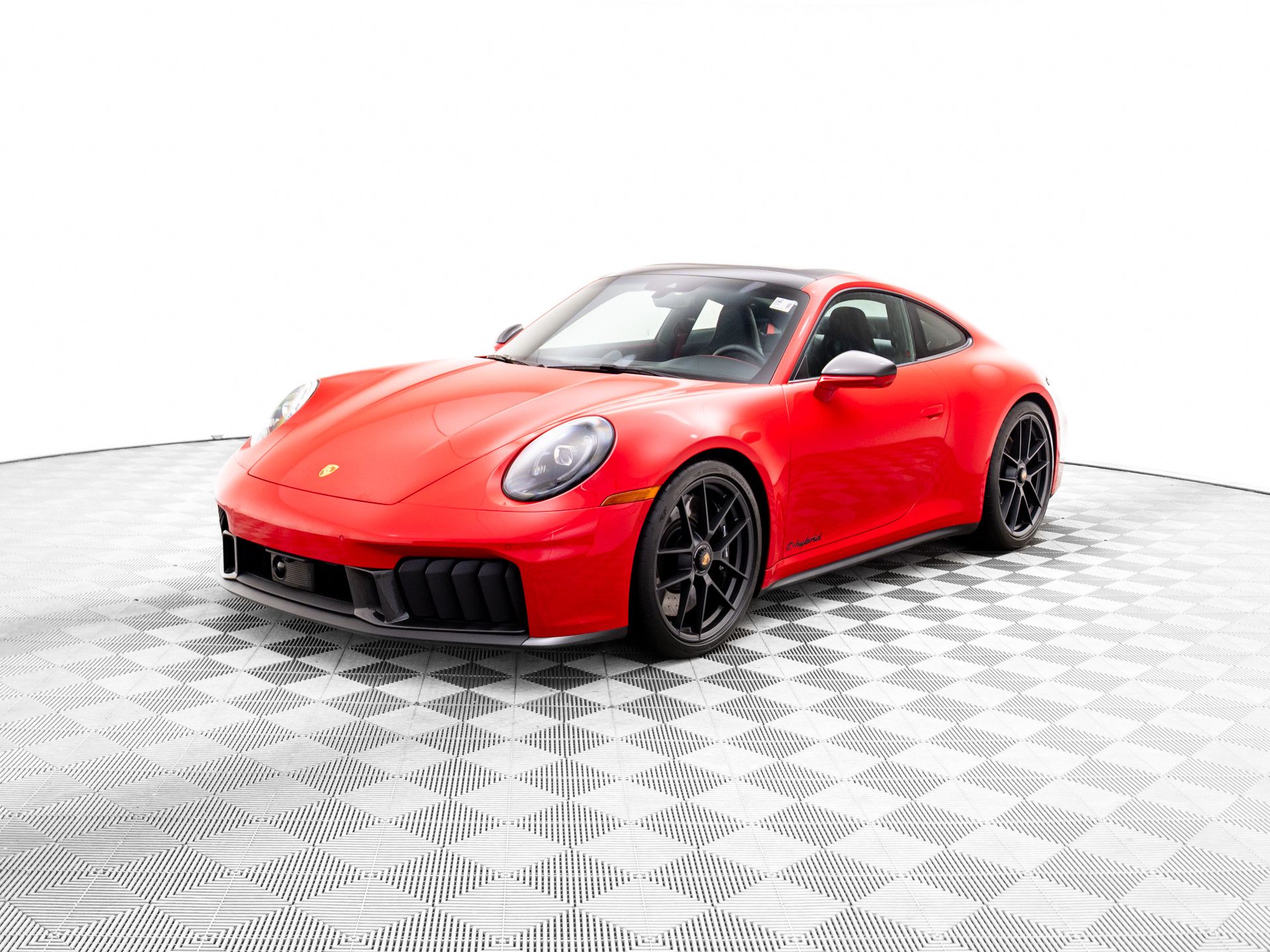 2025 Porsche 911 GTS's photo