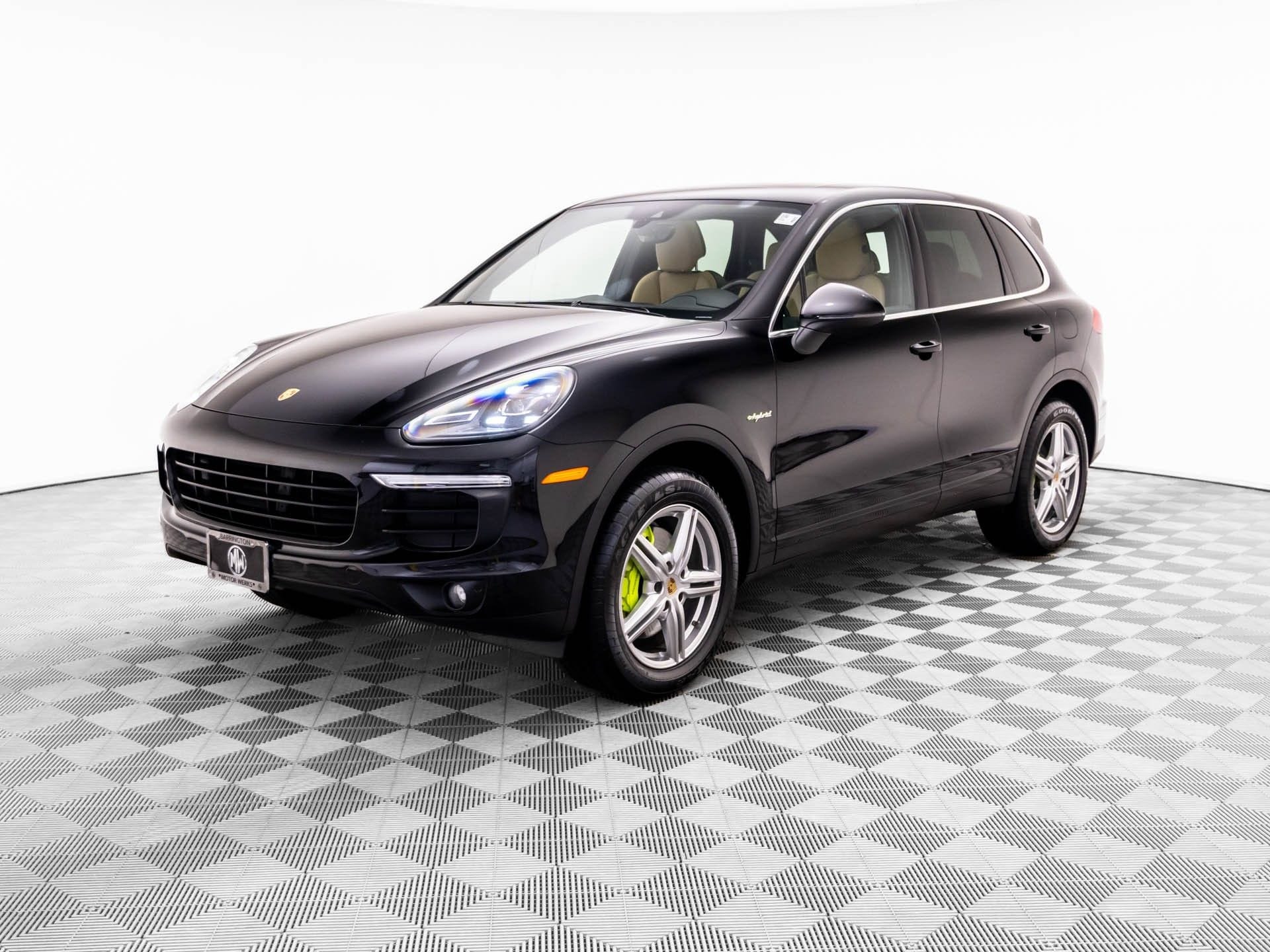 2016 Porsche Cayenne S E-Hybrid's photo