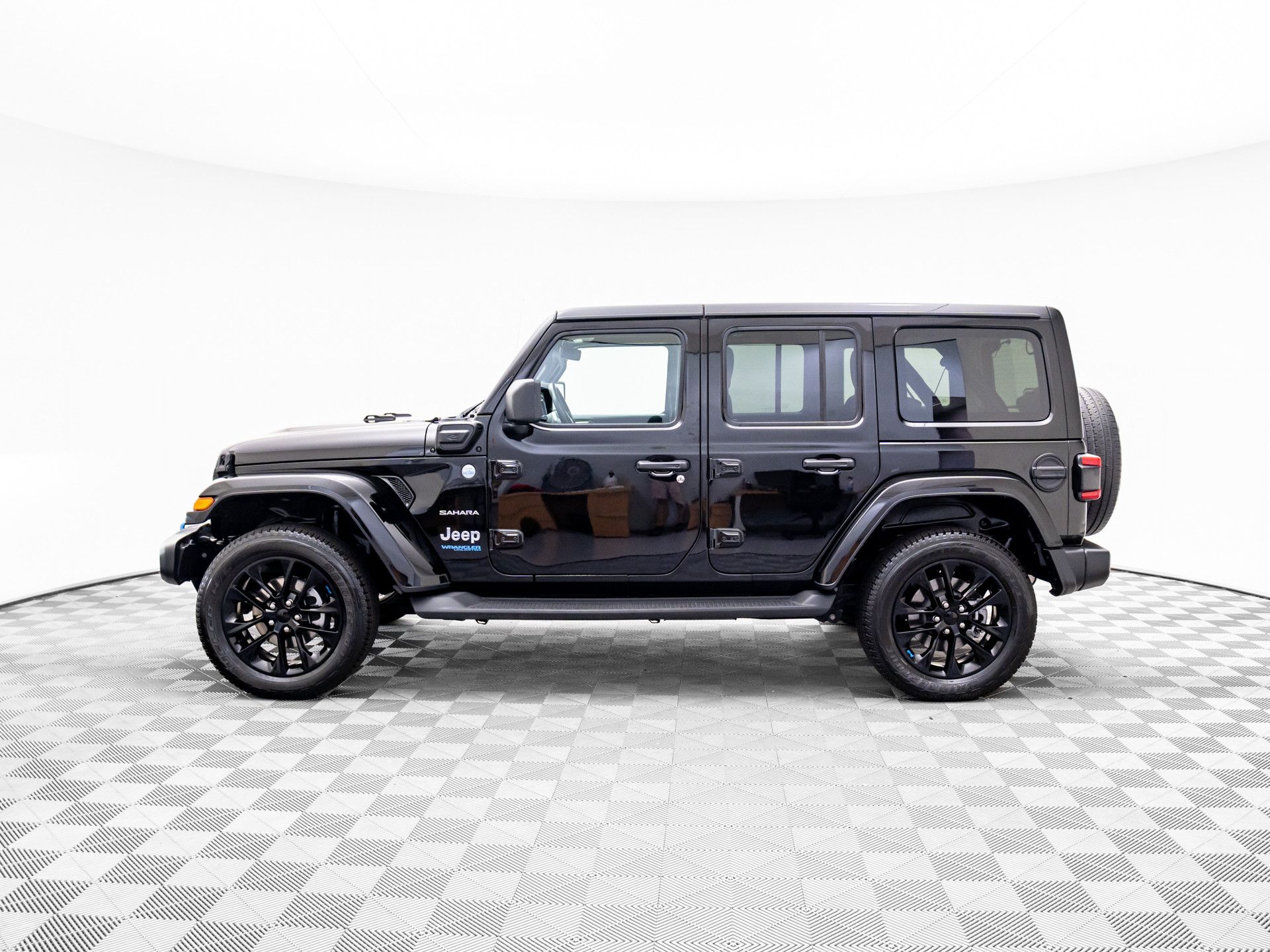 2022 Jeep Wrangler Unlimited Sahara 4xe photo 2
