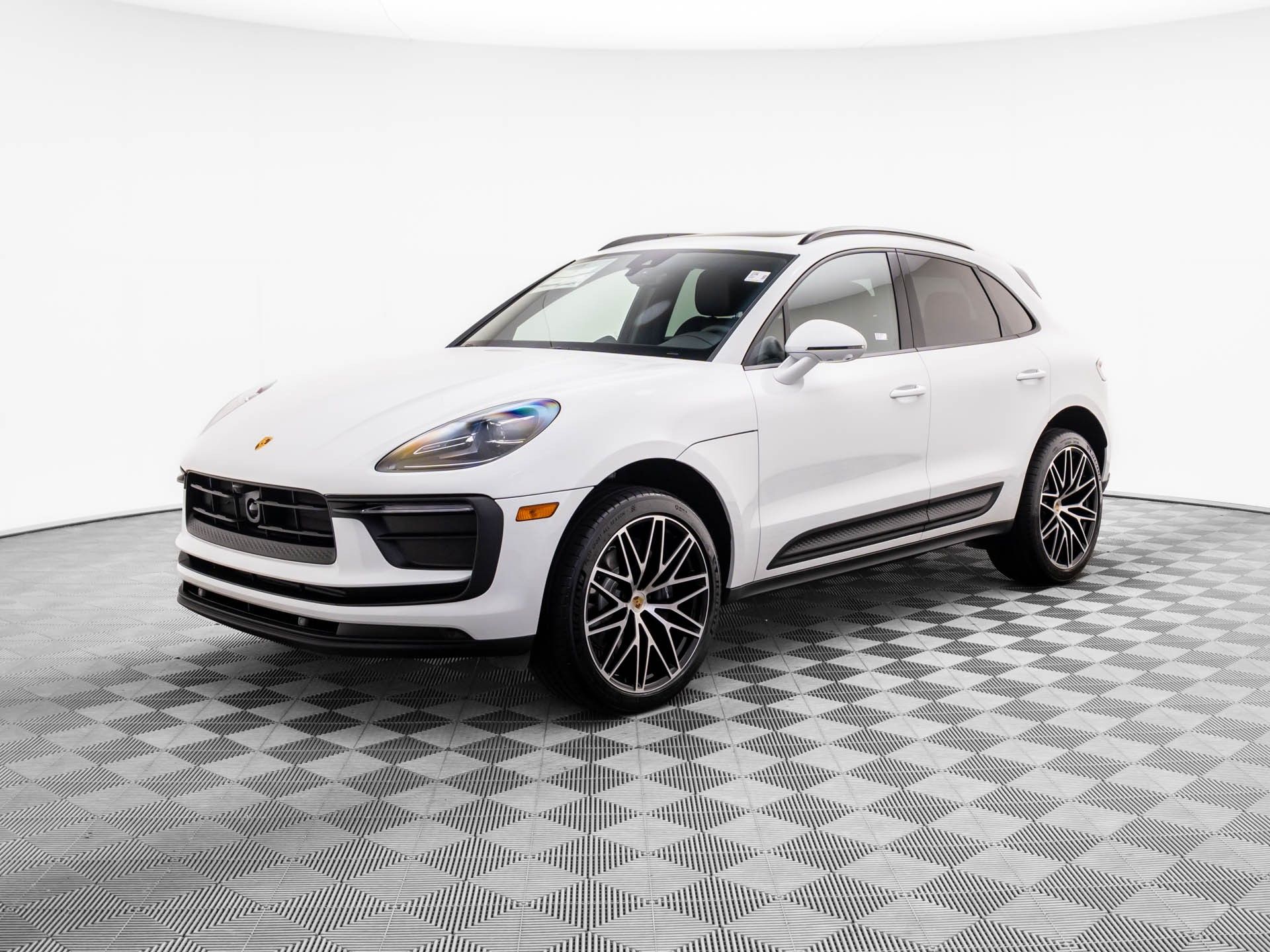 2026 Porsche Macan's photo