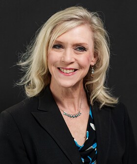 Staff member Lori Smith from ID_7df2ba4a67d5