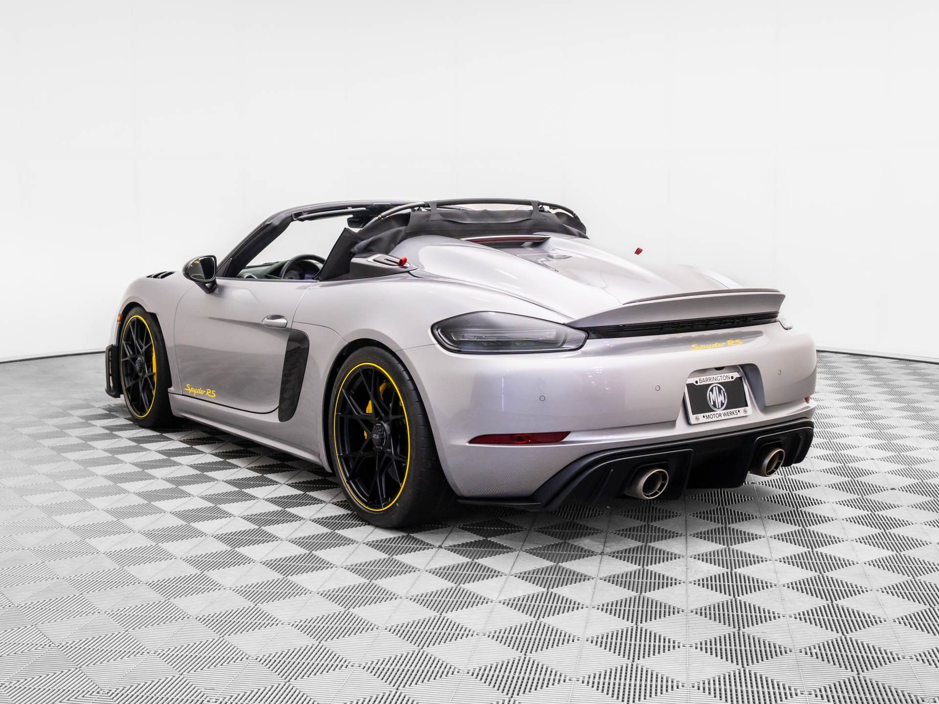 2024 Porsche Boxster Spyder photo 3