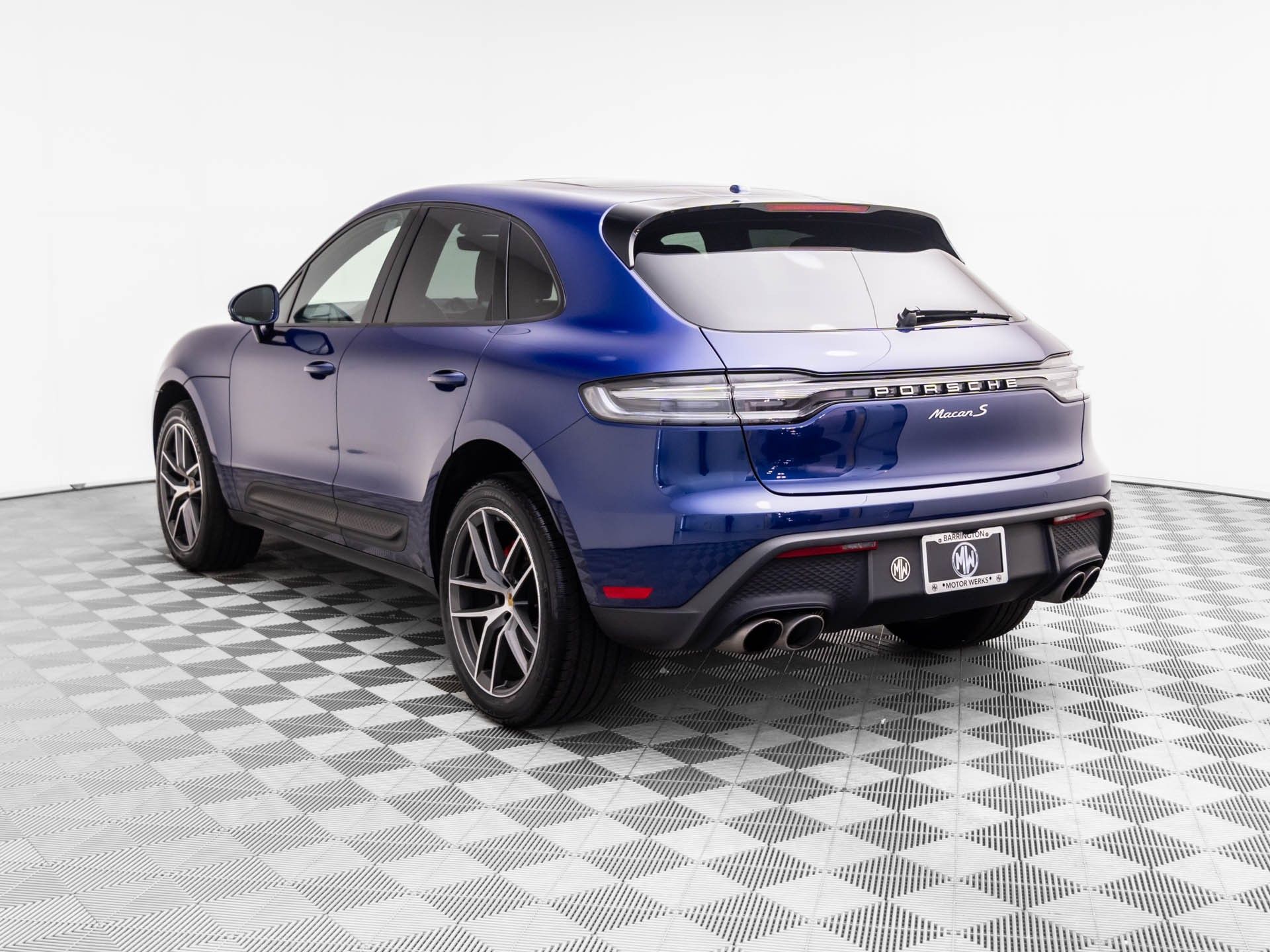2024 Porsche Macan S photo 3