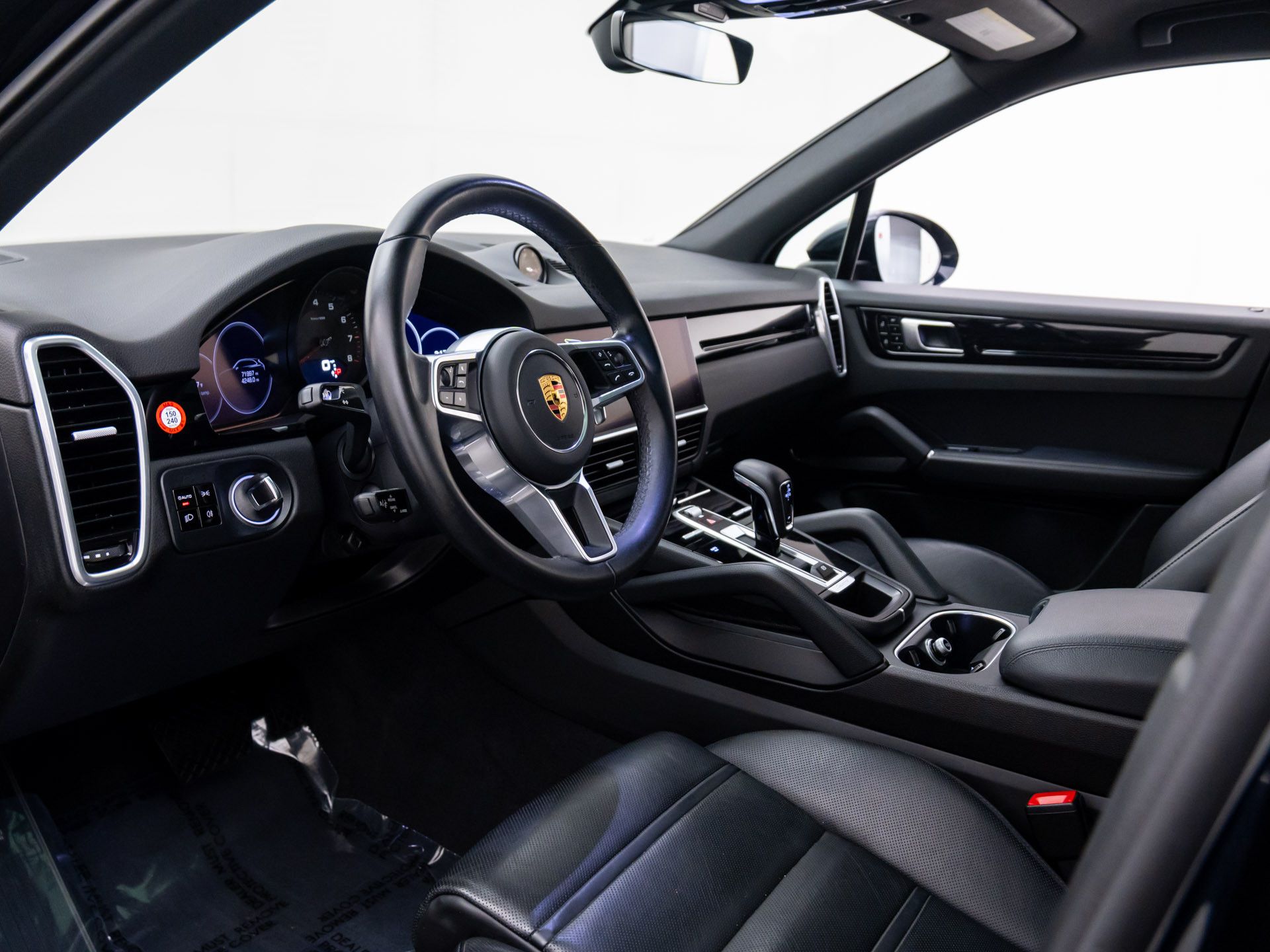 2021 Porsche Cayenne photo 3