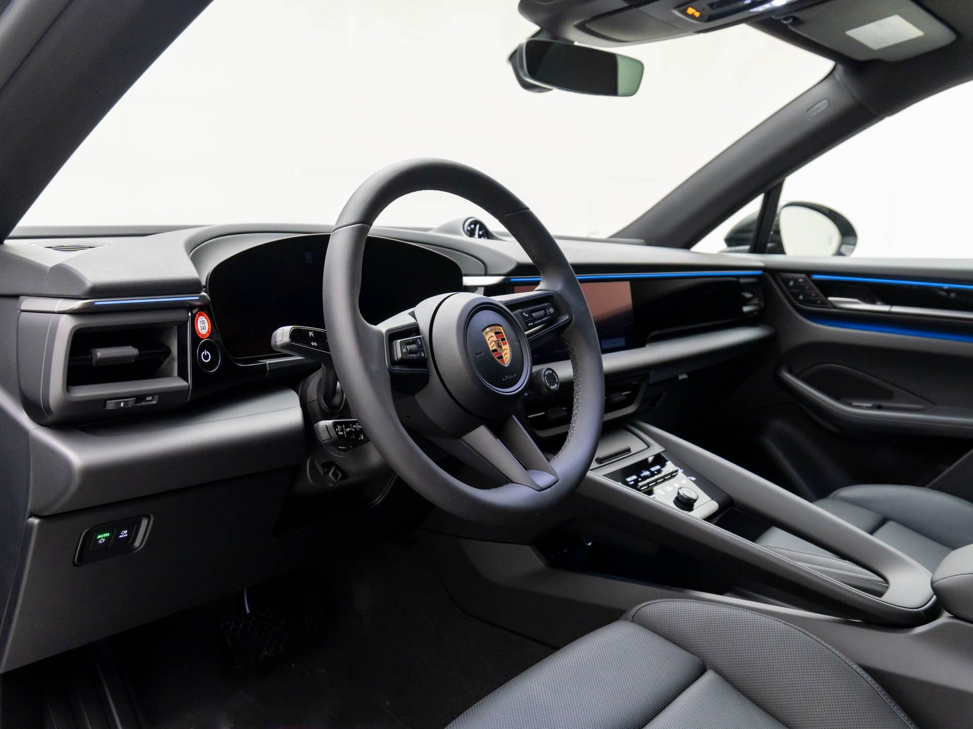 2024 Porsche Macan Electric 4 photo 4