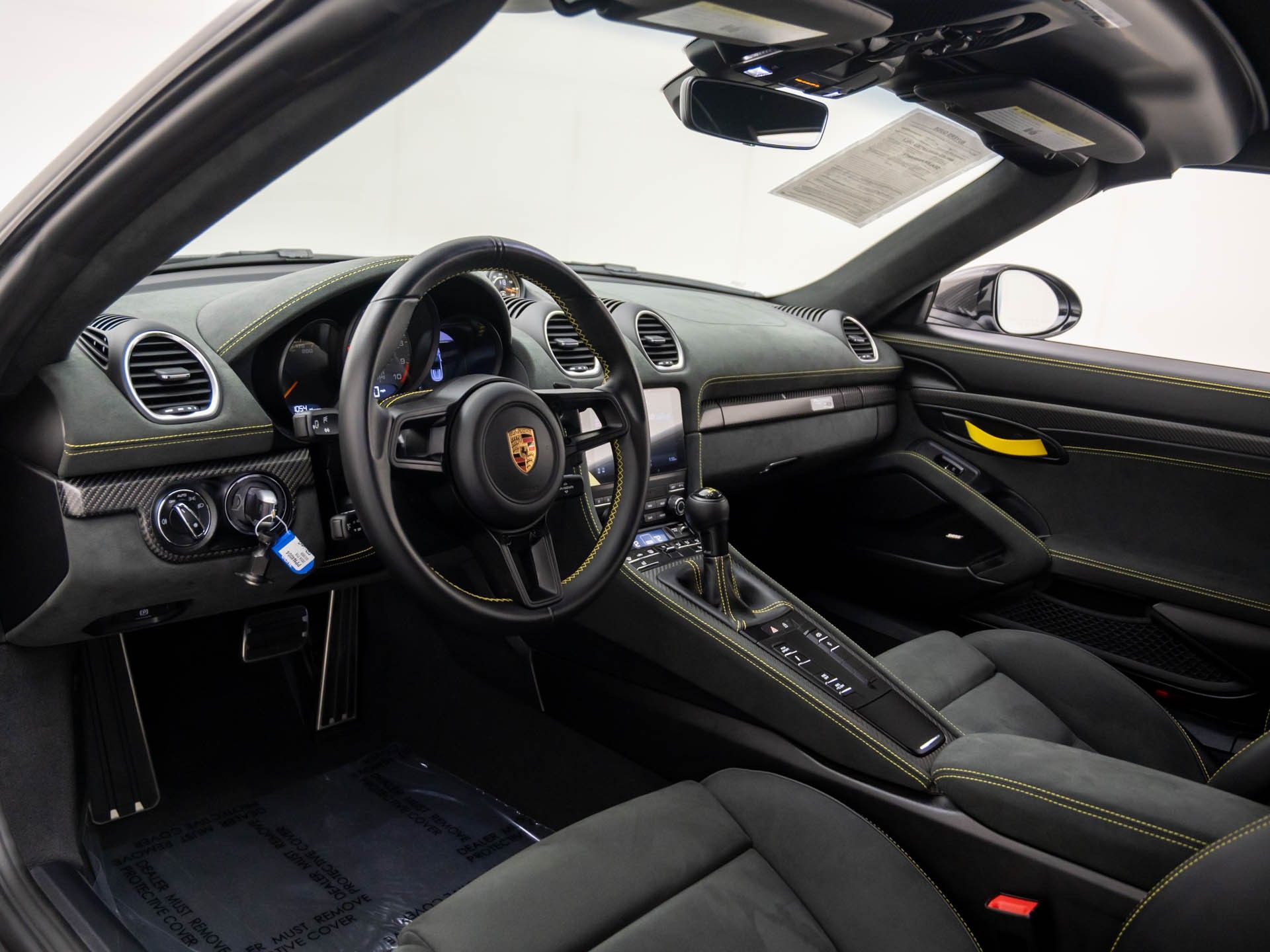 2024 Porsche Boxster Spyder photo 4