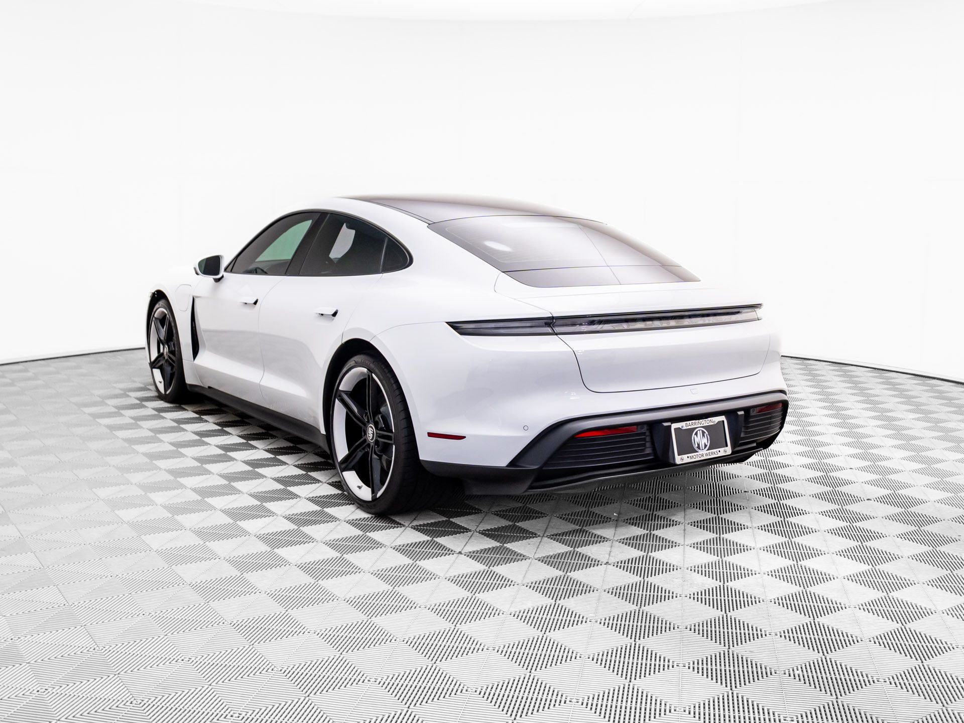 2023 Porsche Taycan photo 3