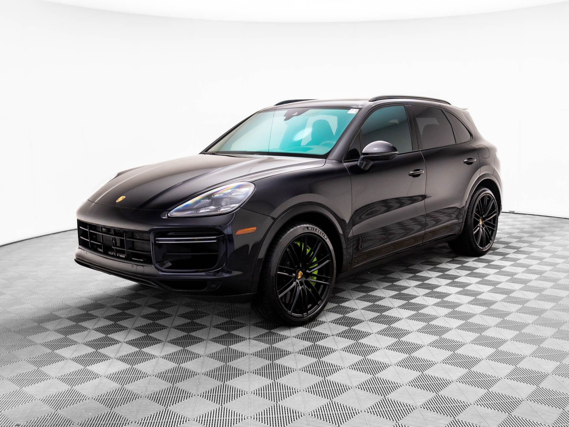 2021 Porsche Cayenne Turbo S E-Hybrid's photo
