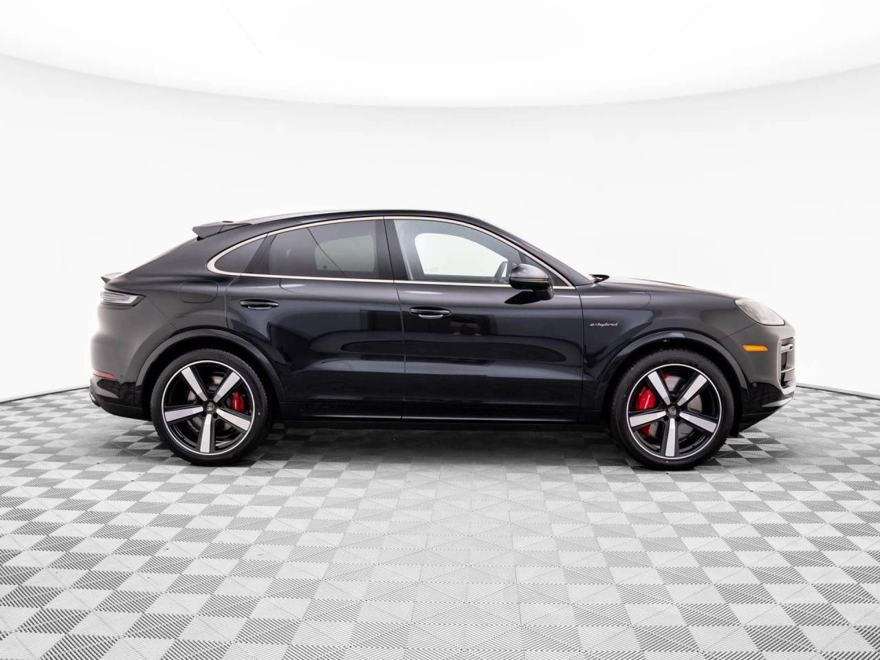 2025 Porsche Cayenne Coup Turbo E-Hybrid - Photo 7