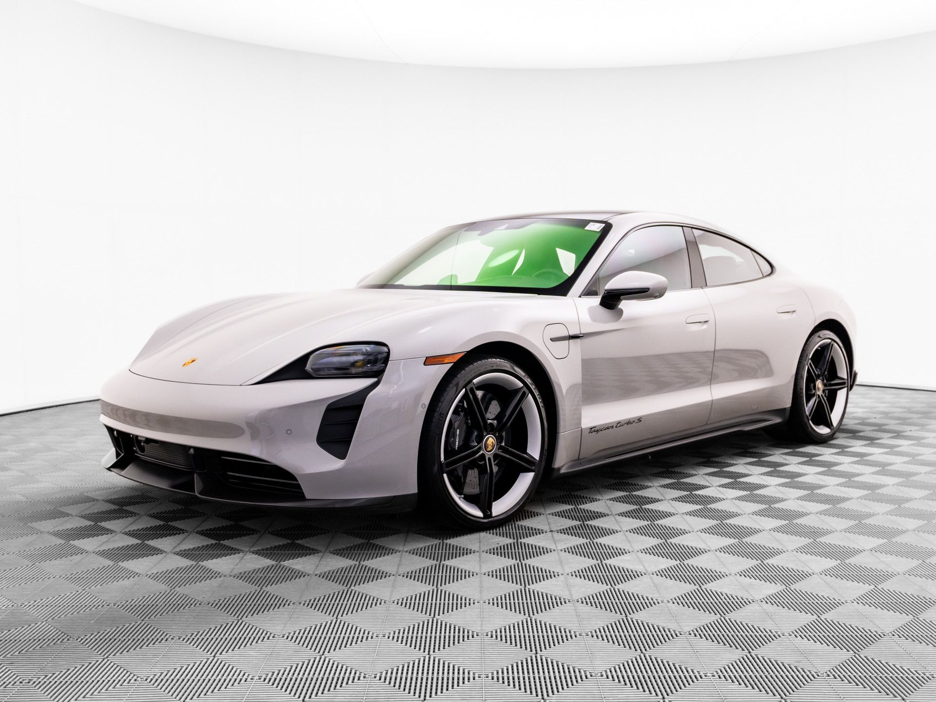 2022 Porsche Taycan Turbo S's photo