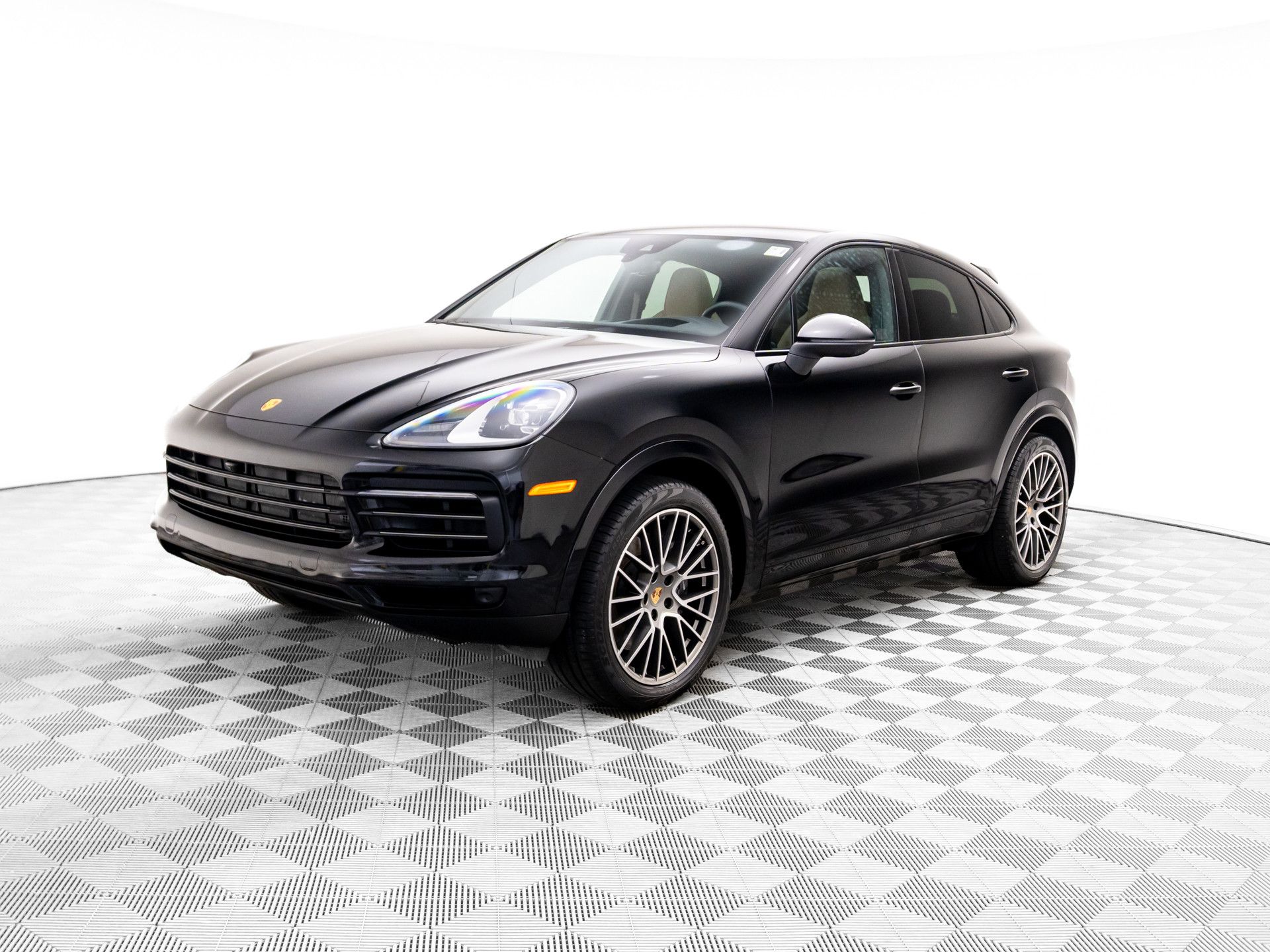 2023 Porsche Cayenne Coup Platinum Edition's photo