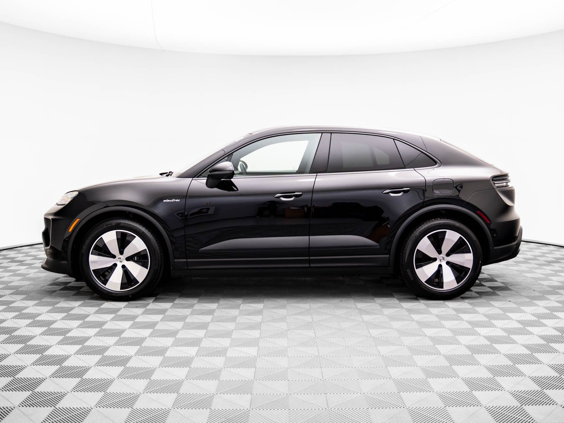Certified 2025 Porsche Macan Base with VIN WP1AD2XA0SL075555 for sale in Barrington, IL