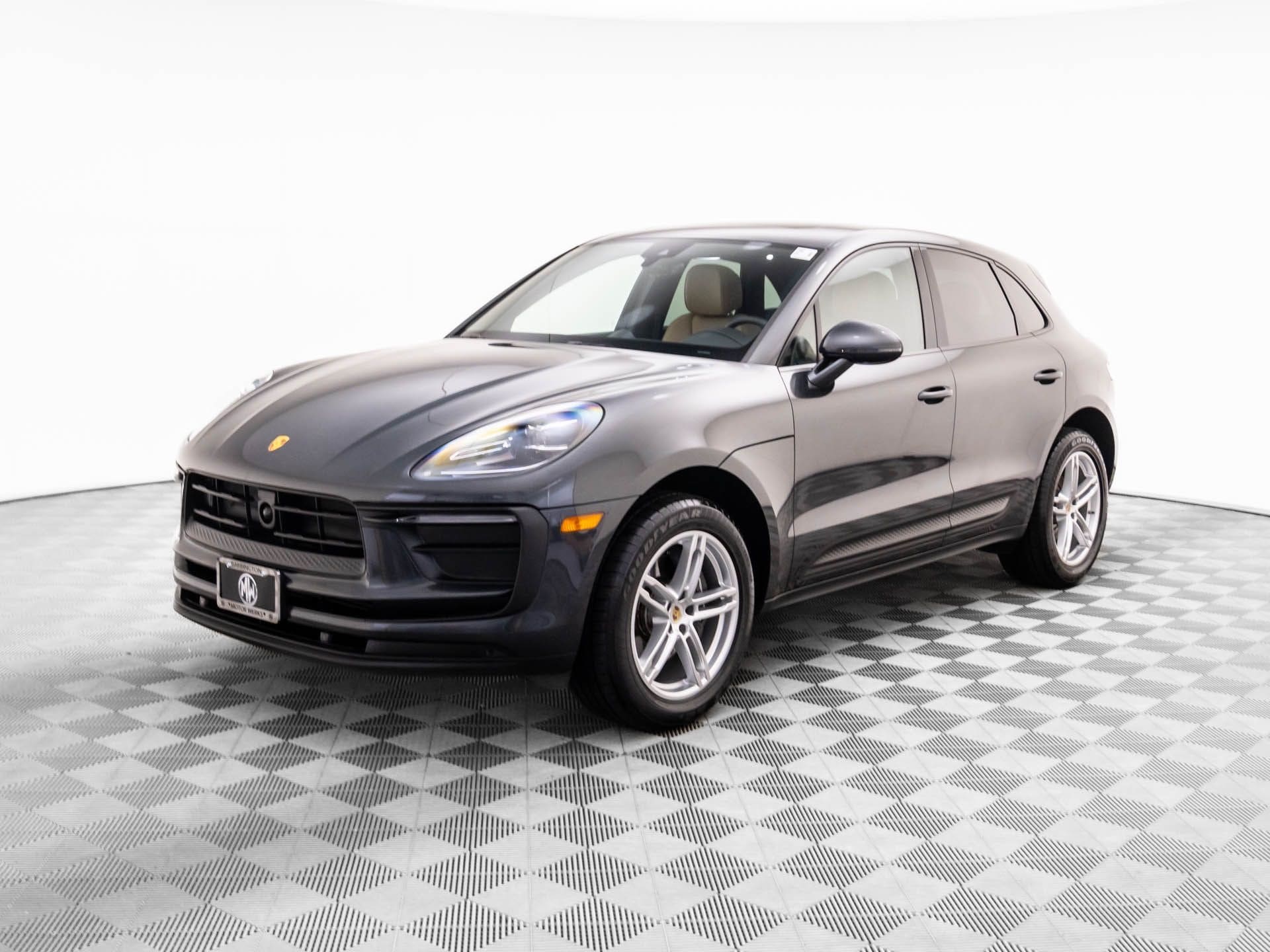 2023 Porsche Macan's photo