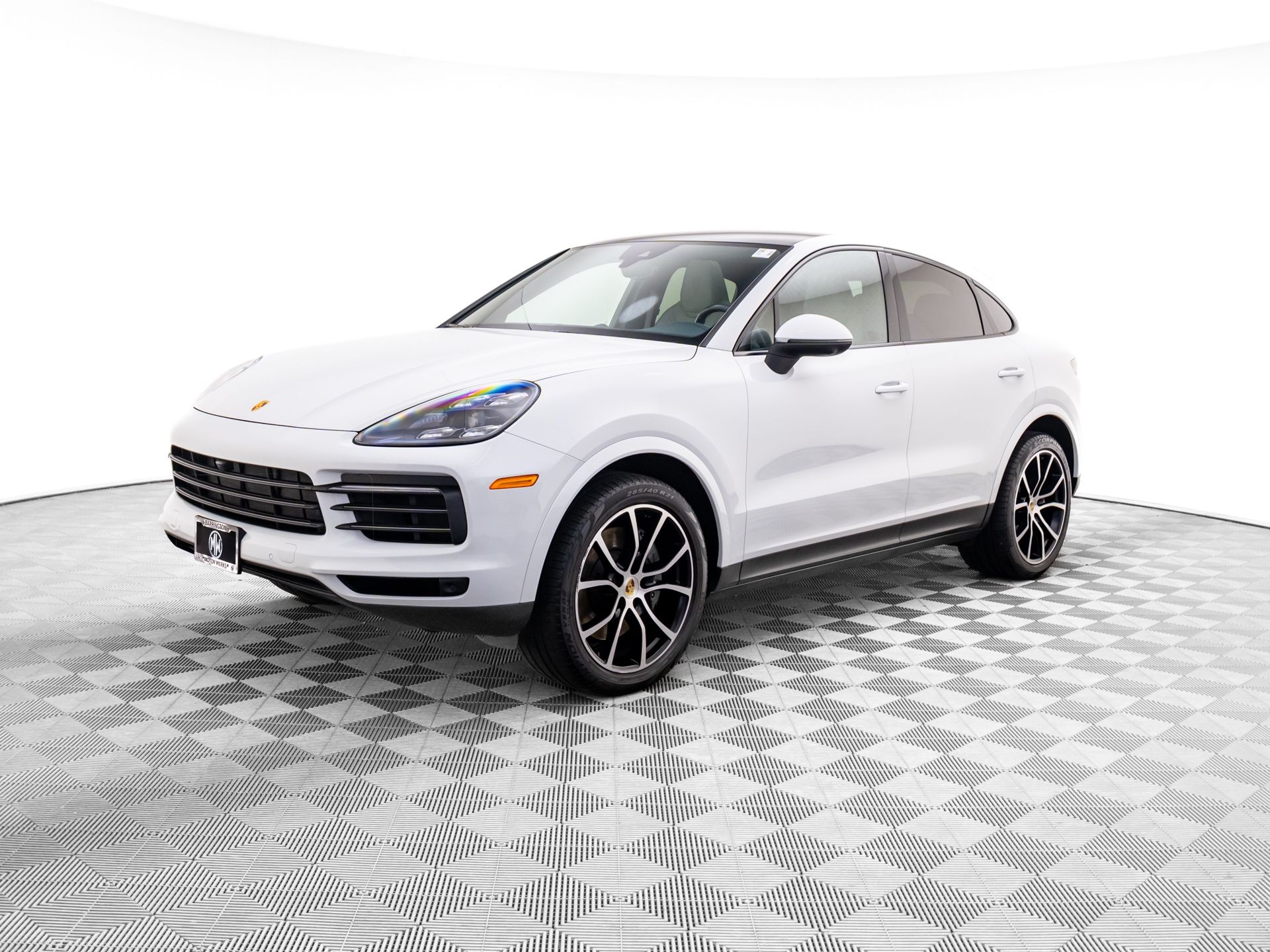 2023 Porsche Cayenne Coup Platinum Edition's photo