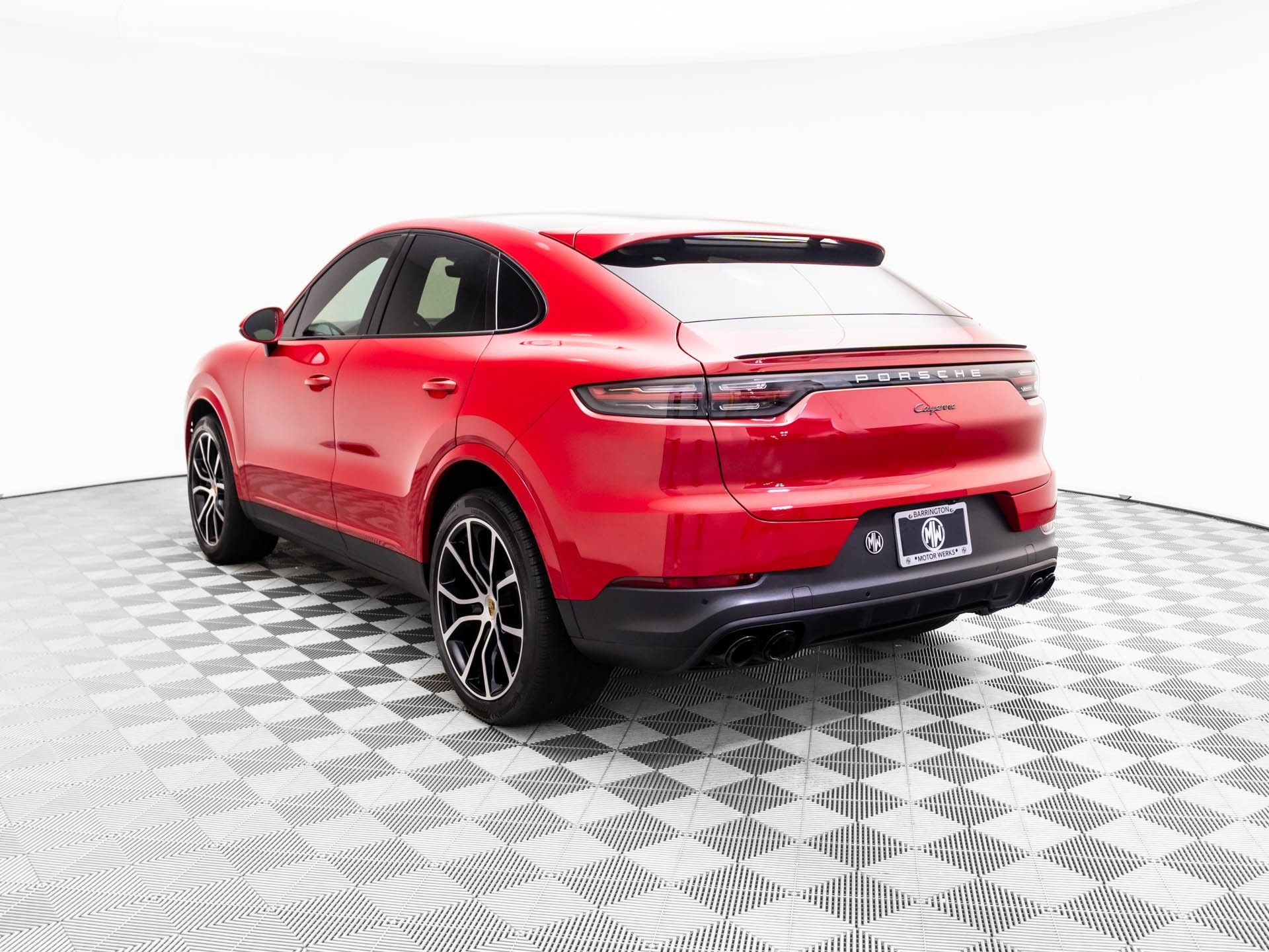 2023 Porsche Cayenne Coupe photo 3