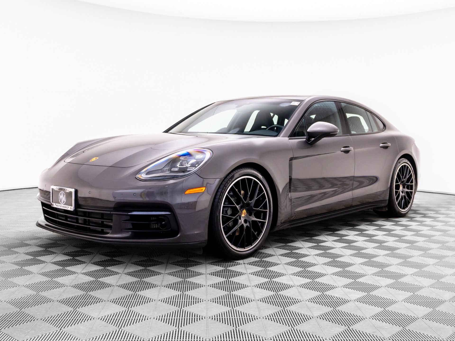 2018 Porsche Panamera 4S's photo