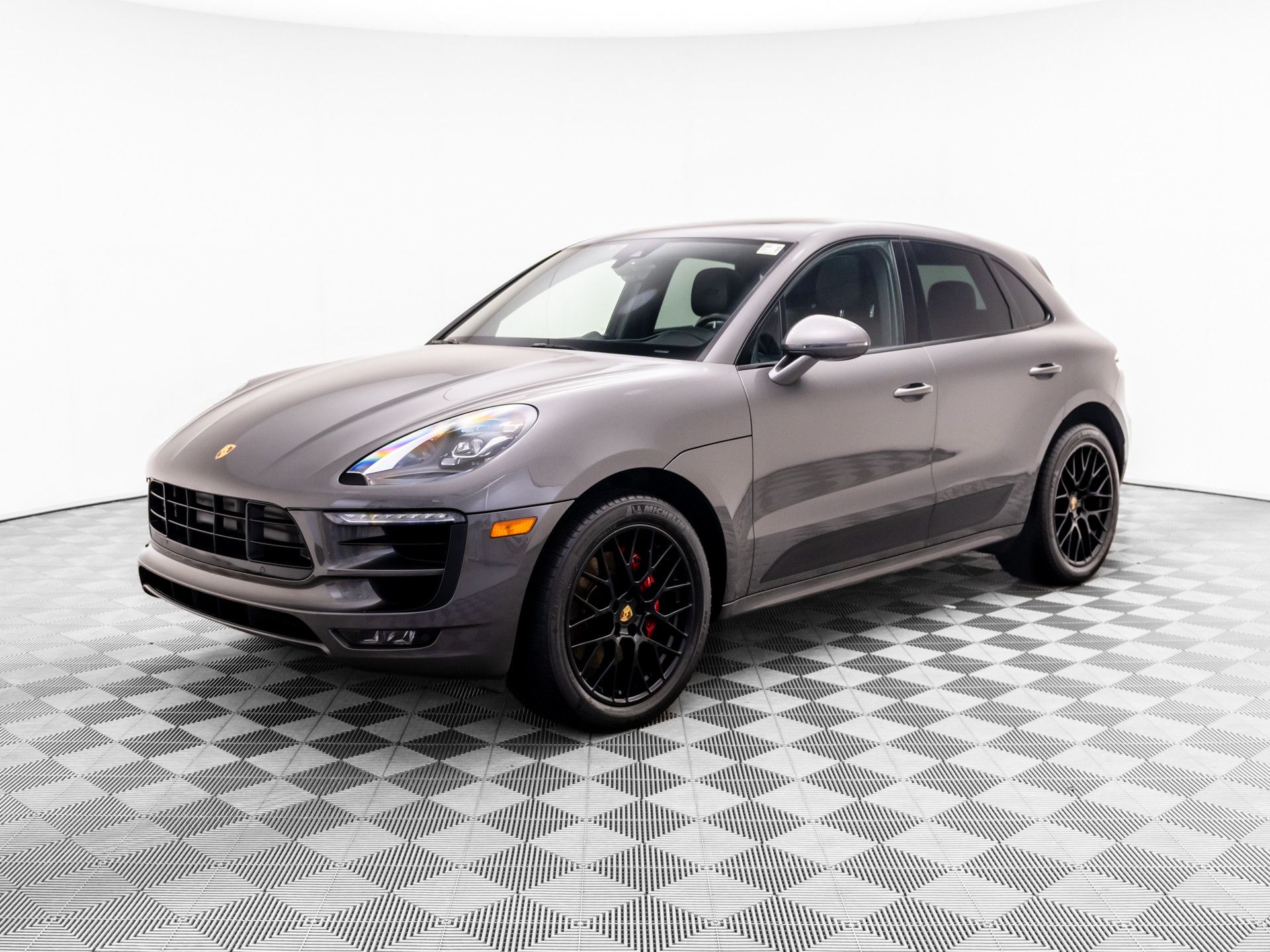 2018 Porsche Macan GTS's photo