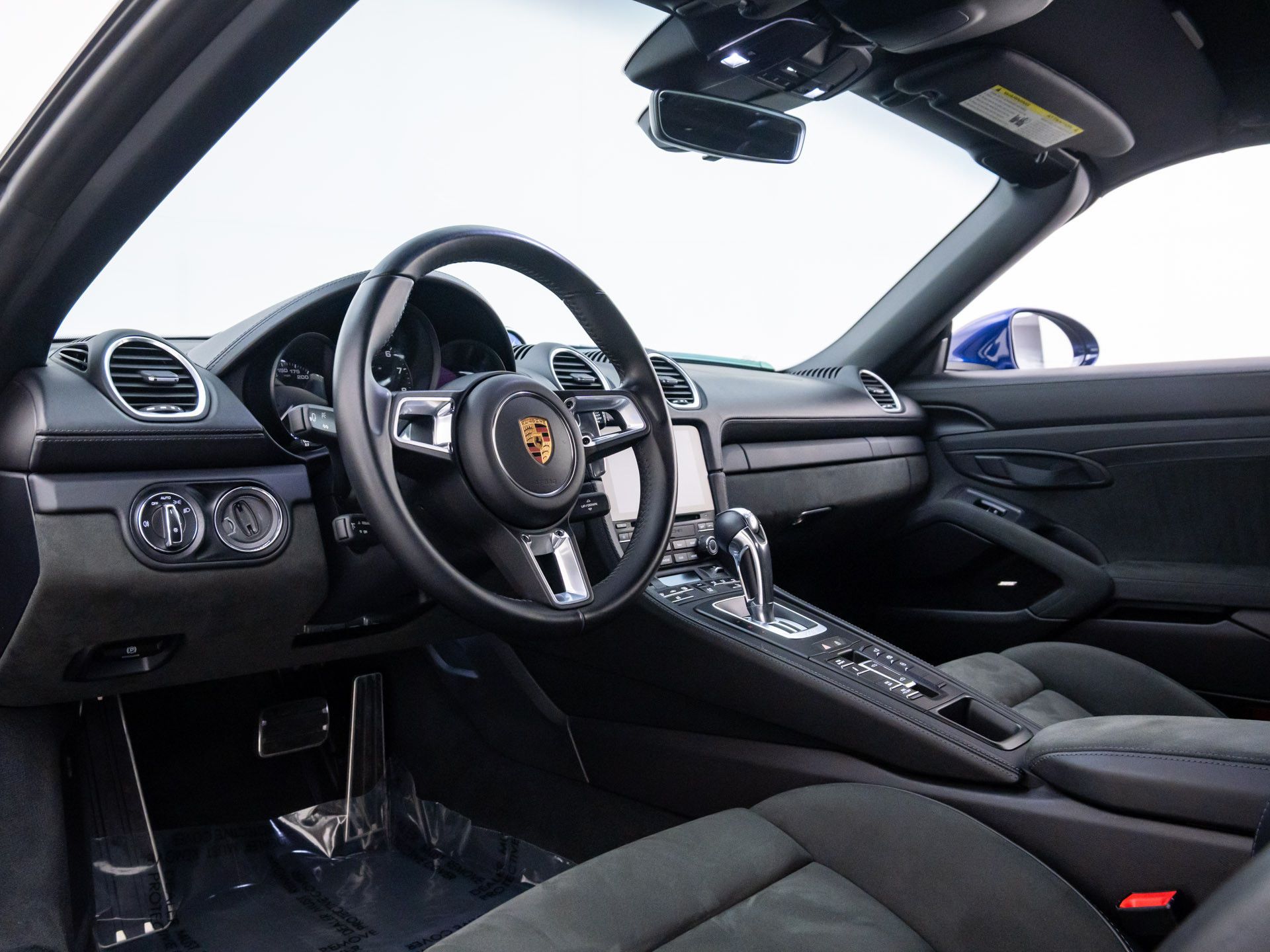 2022 Porsche Boxster Spyder photo 4