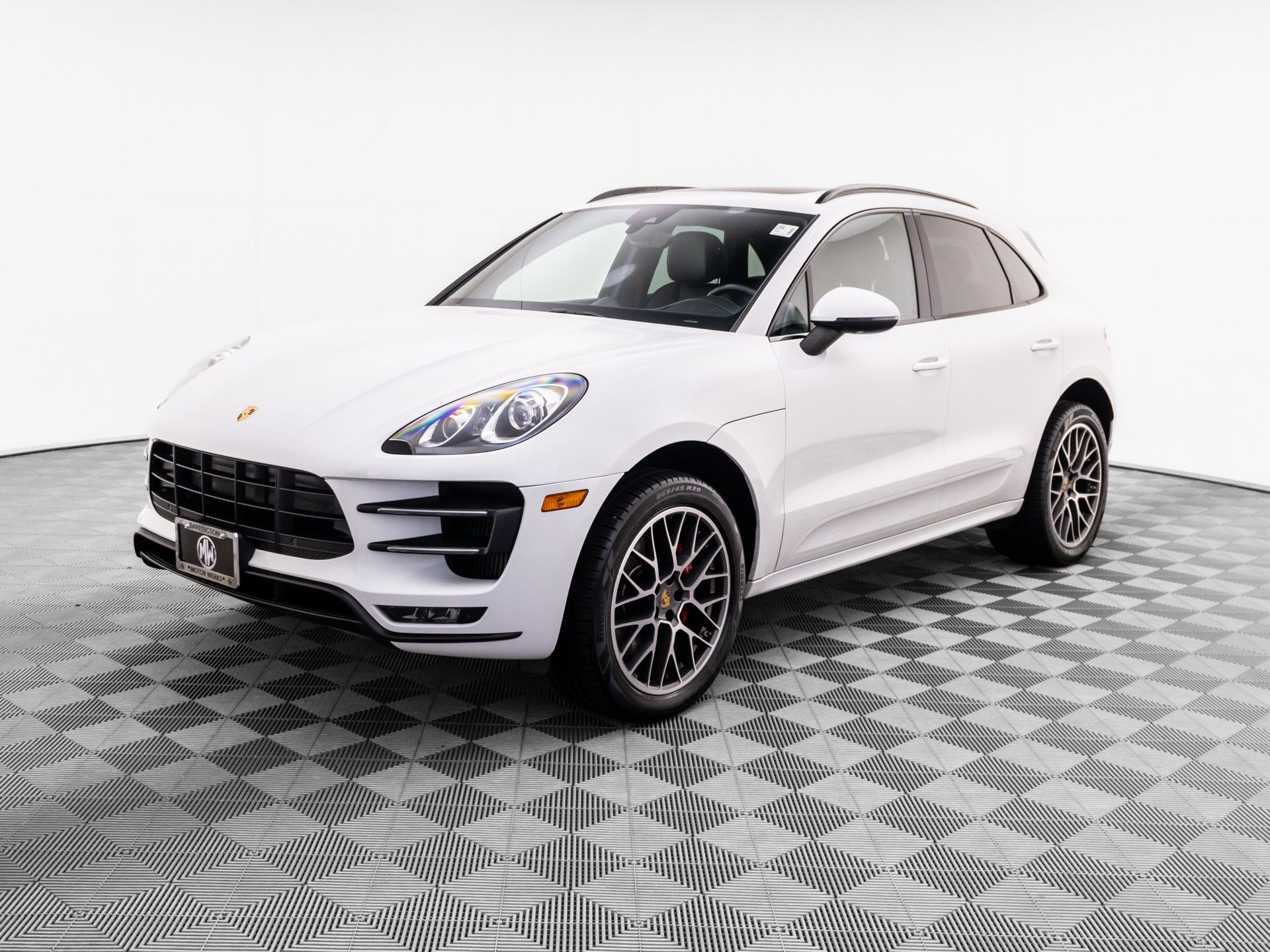 2015 Porsche Macan Turbo