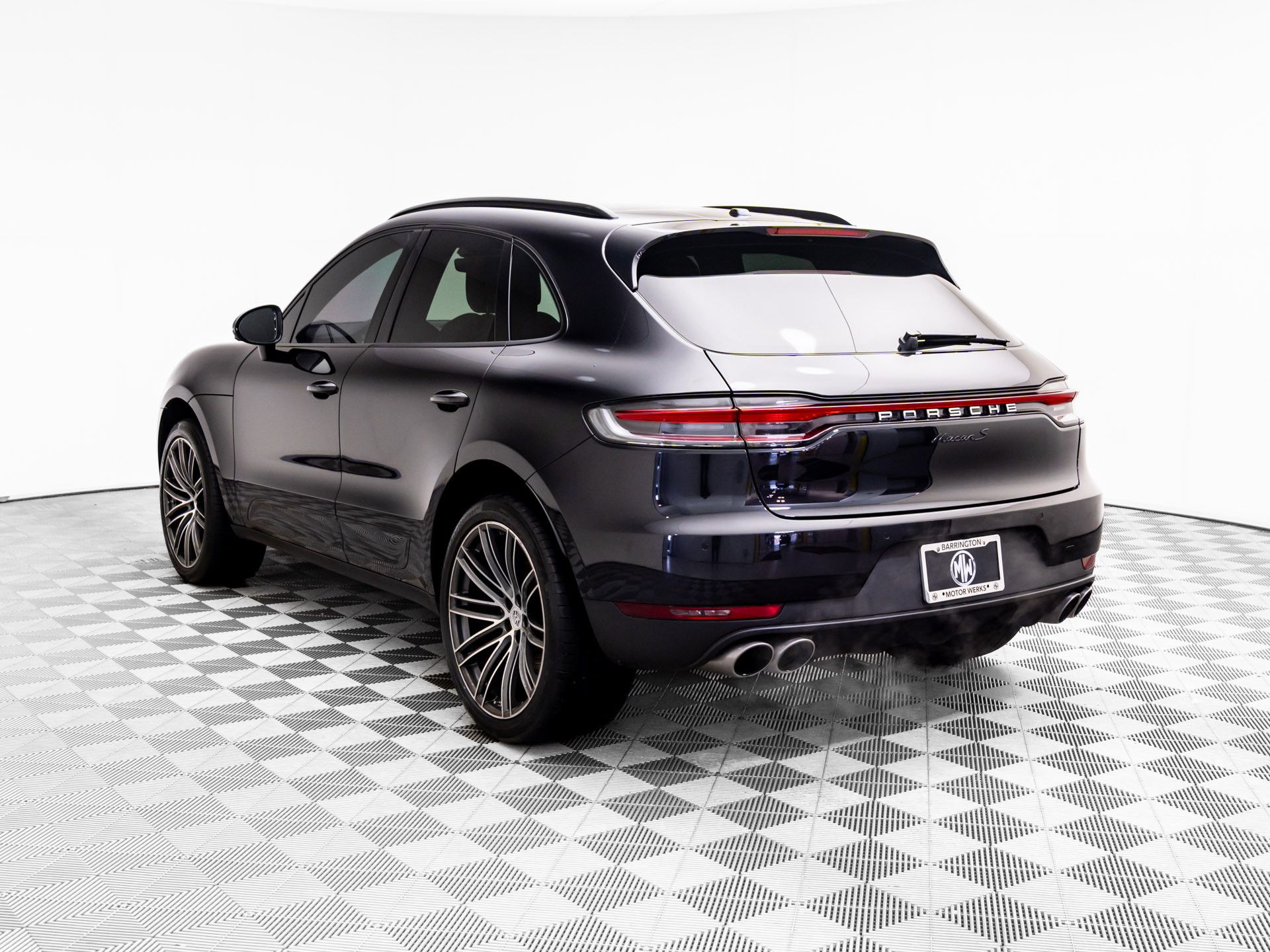 2021 Porsche Macan S photo 2