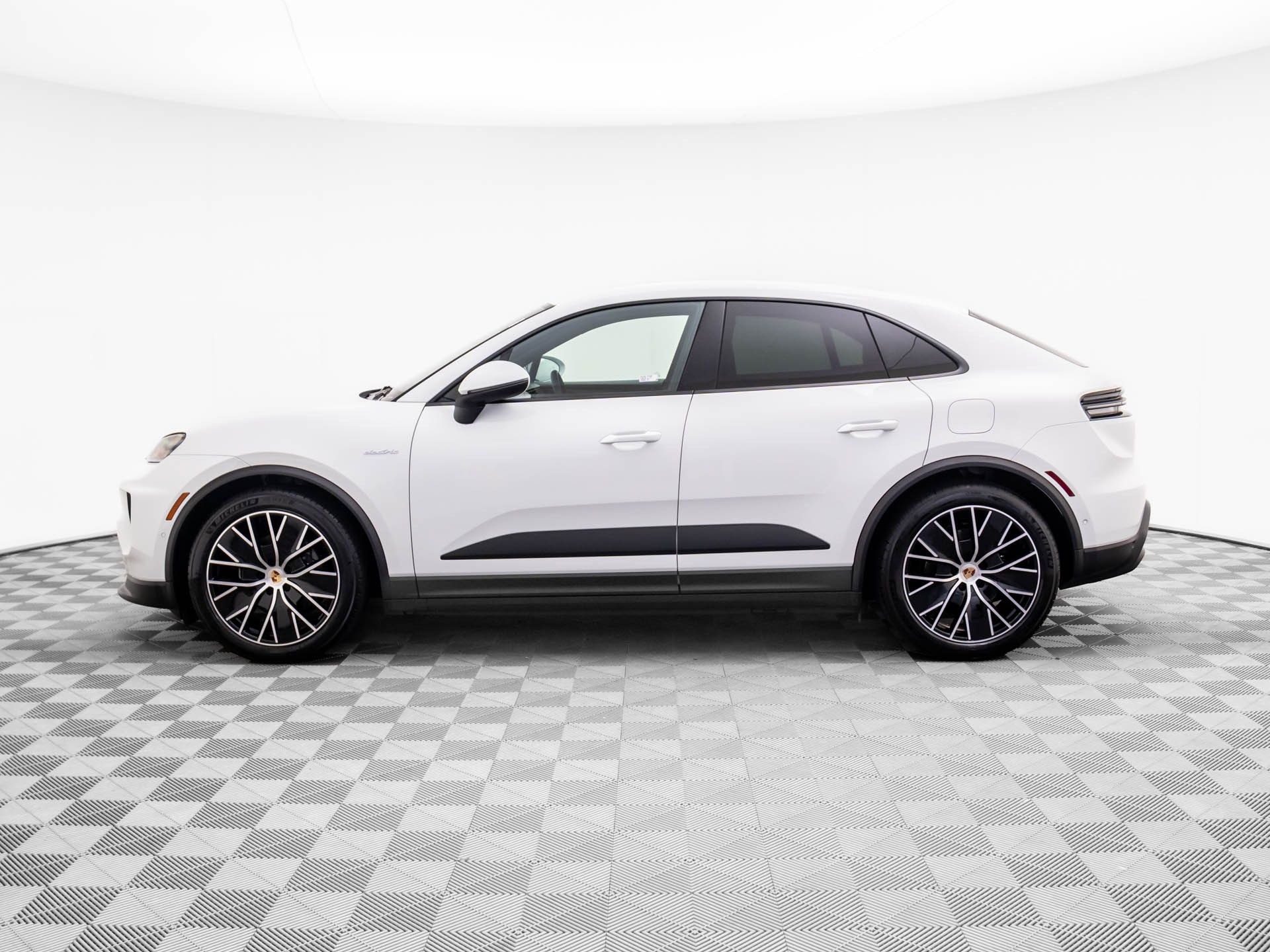 Certified 2025 Porsche Macan Base with VIN WP1AD2XA5SL076023 for sale in Barrington, IL