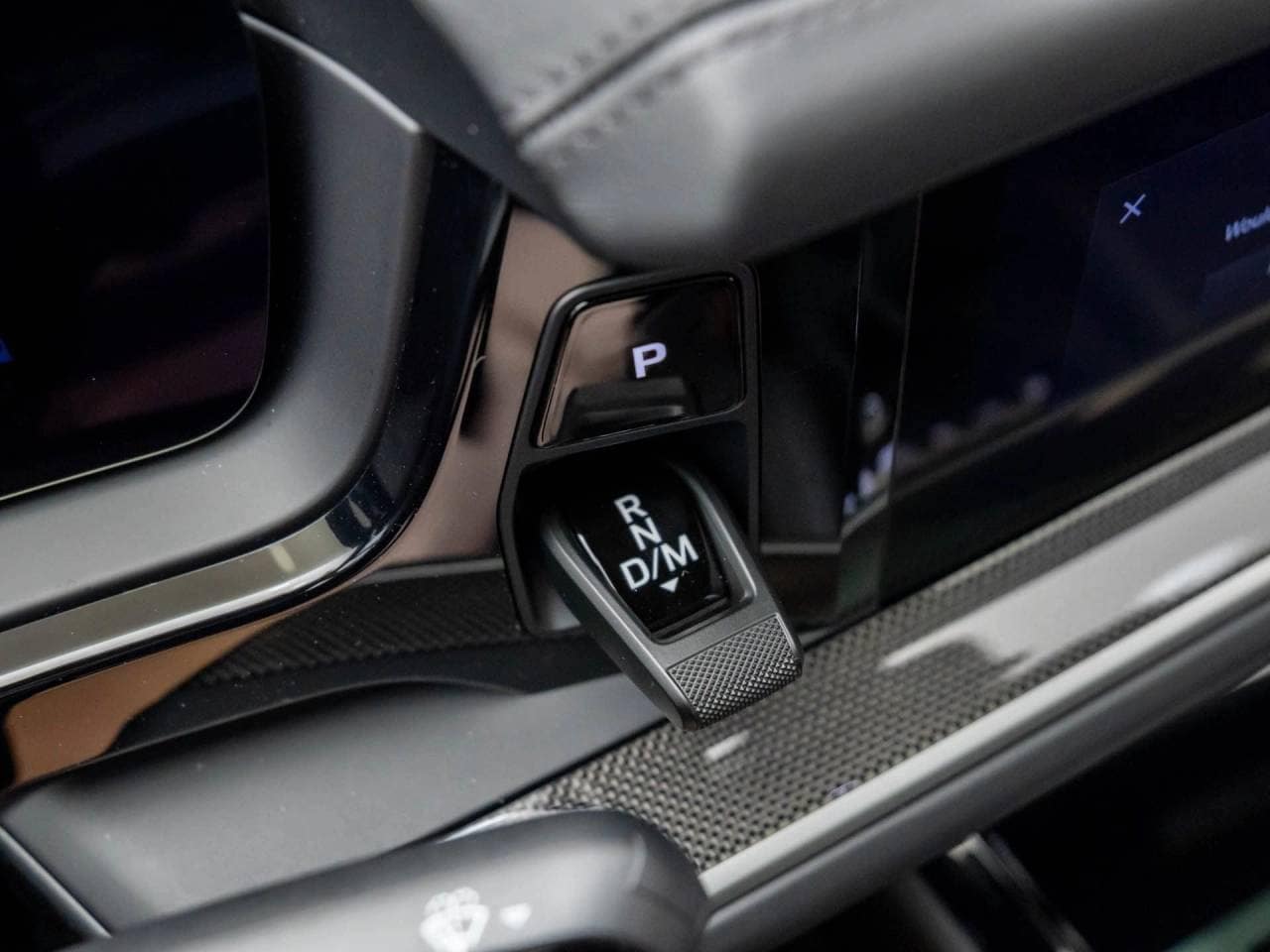 2025 Porsche Cayenne Coup Turbo E-Hybrid - Photo 24