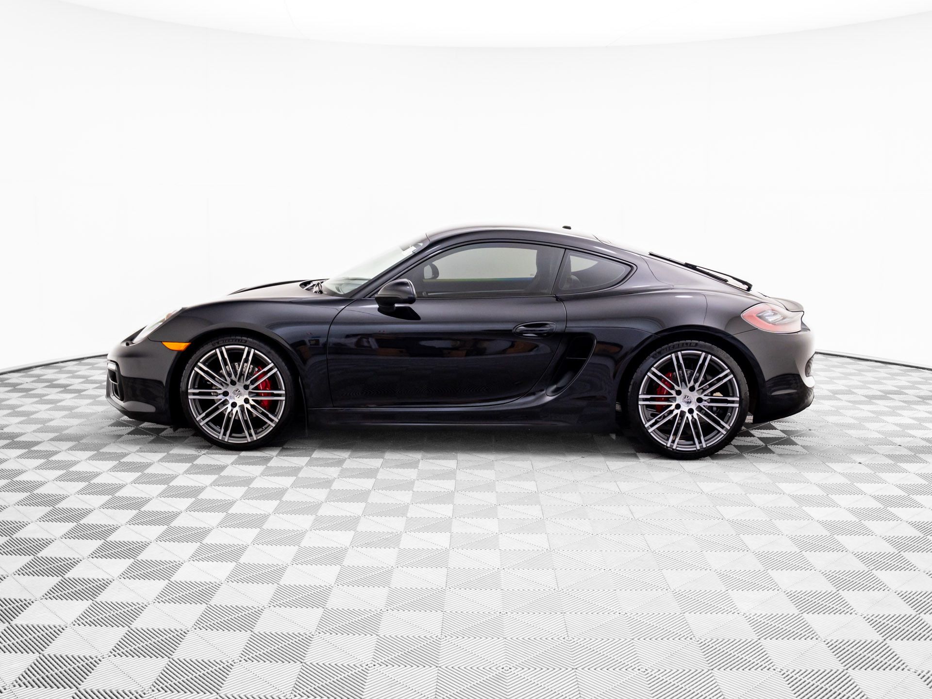 2015 Porsche Cayman GTS photo 2
