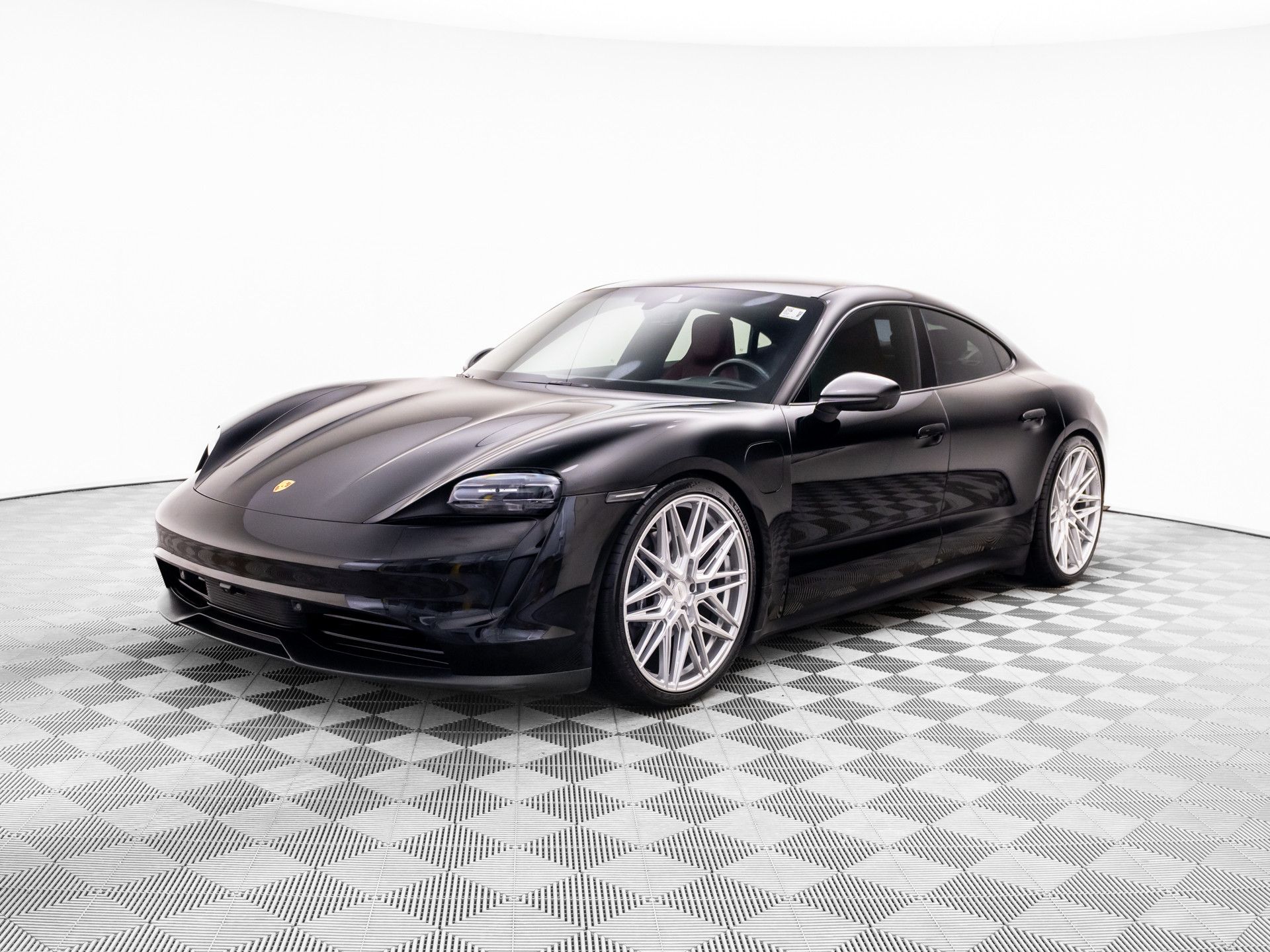 2021 Porsche Taycan -'s photo