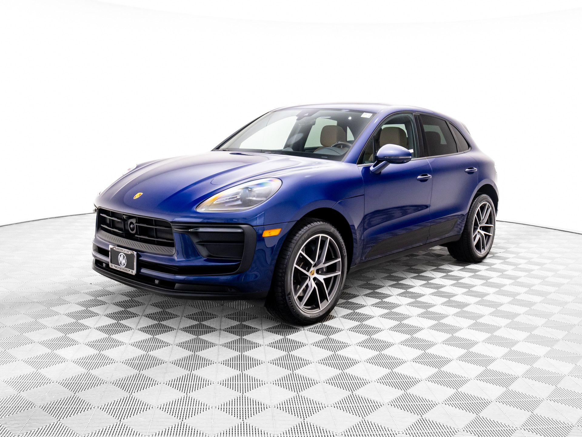 2025 Porsche Macan's photo