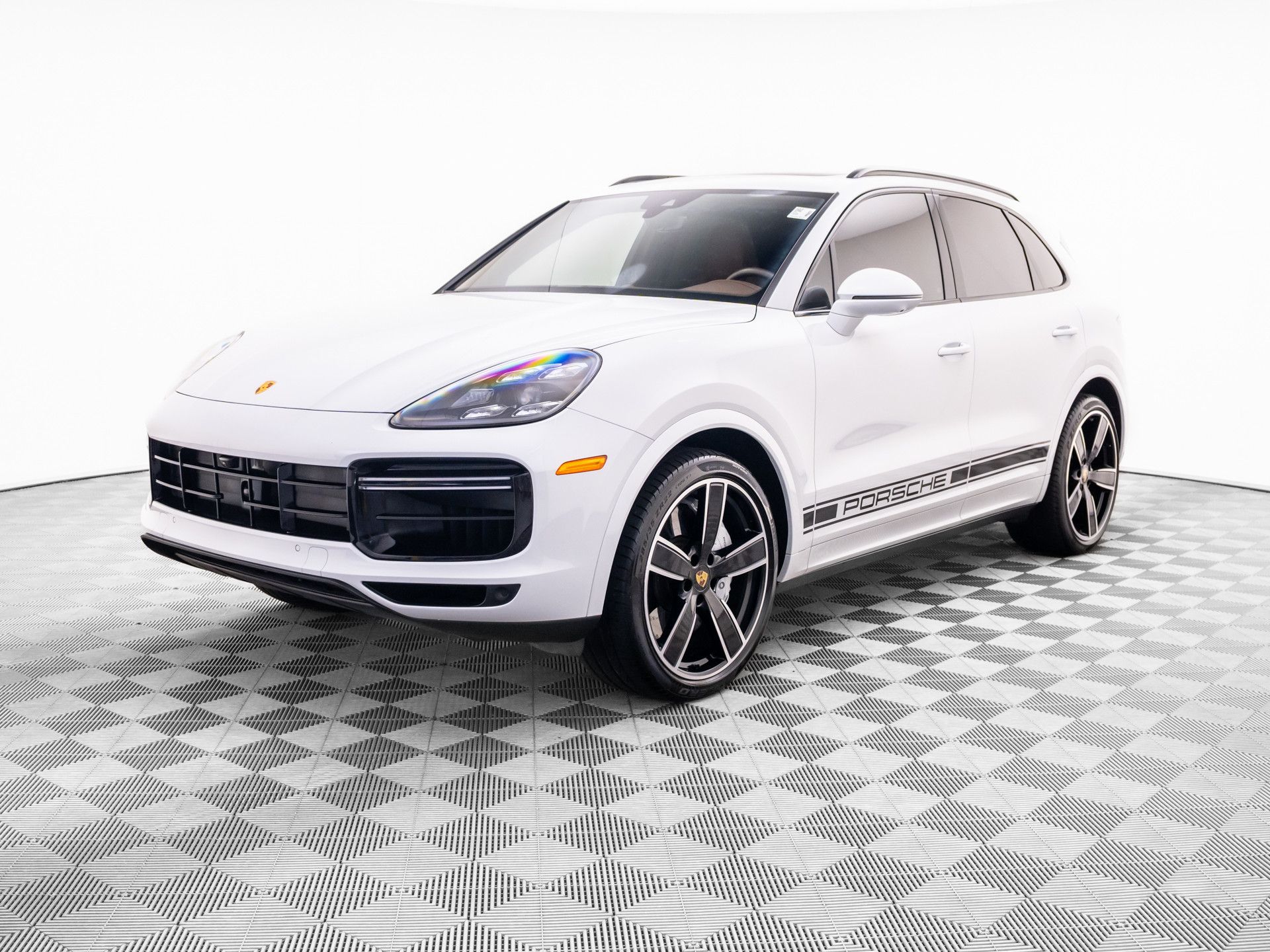 2023 Porsche Cayenne Turbo's photo